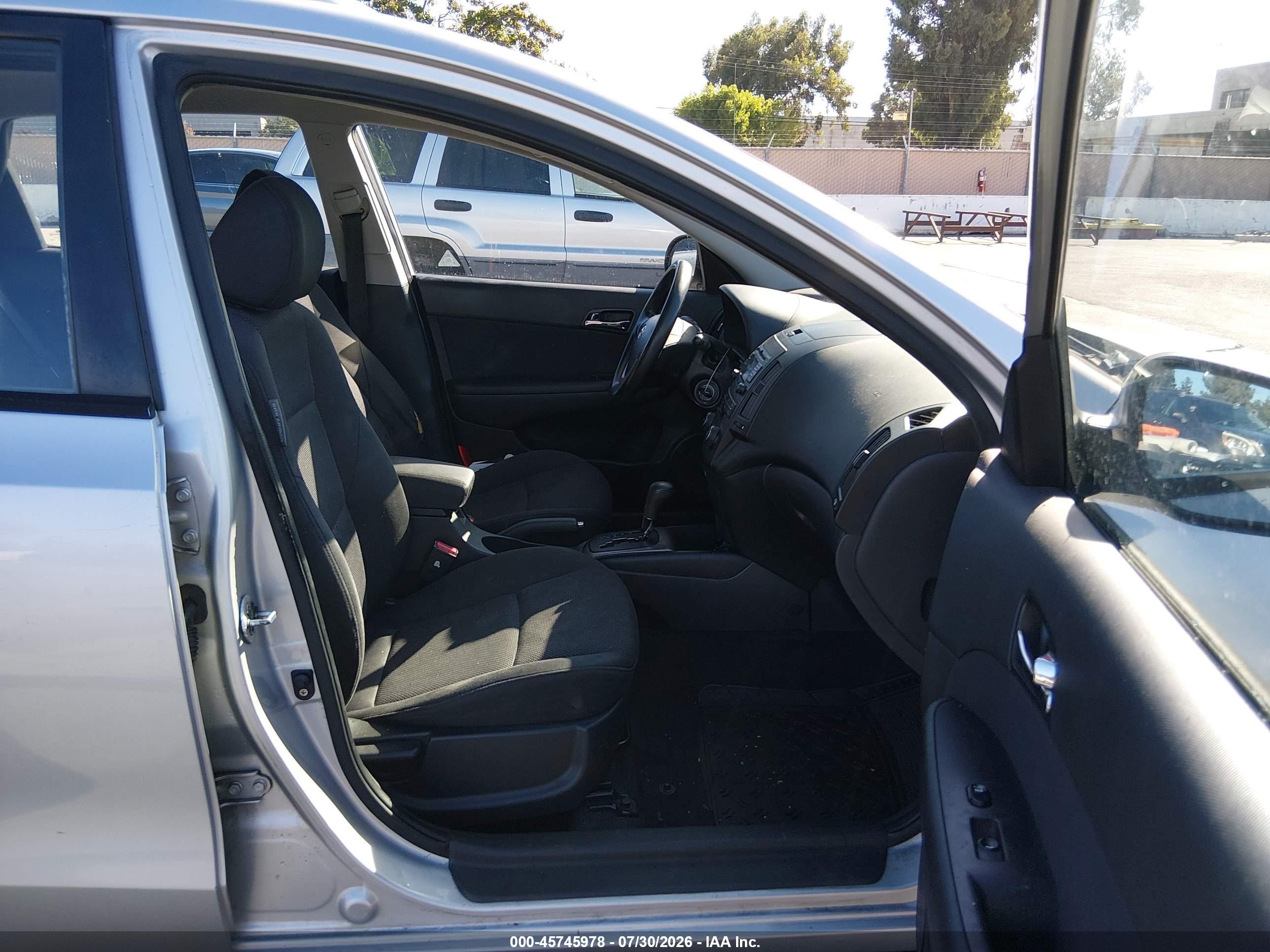 2011 Hyundai Elantra Touring Gls Серебряный vin: KMHDC8AEXBU113902