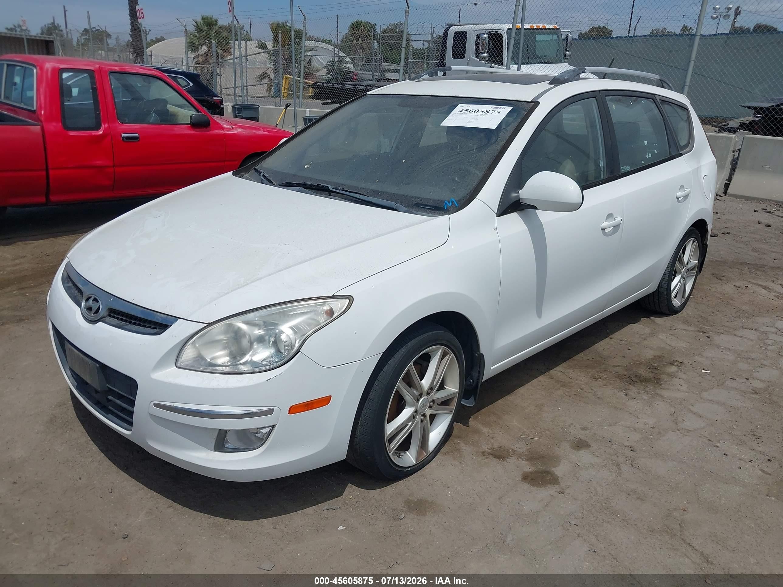 2012 Hyundai Elantra Touring Se Белый vin: KMHDC8AEXCU128174