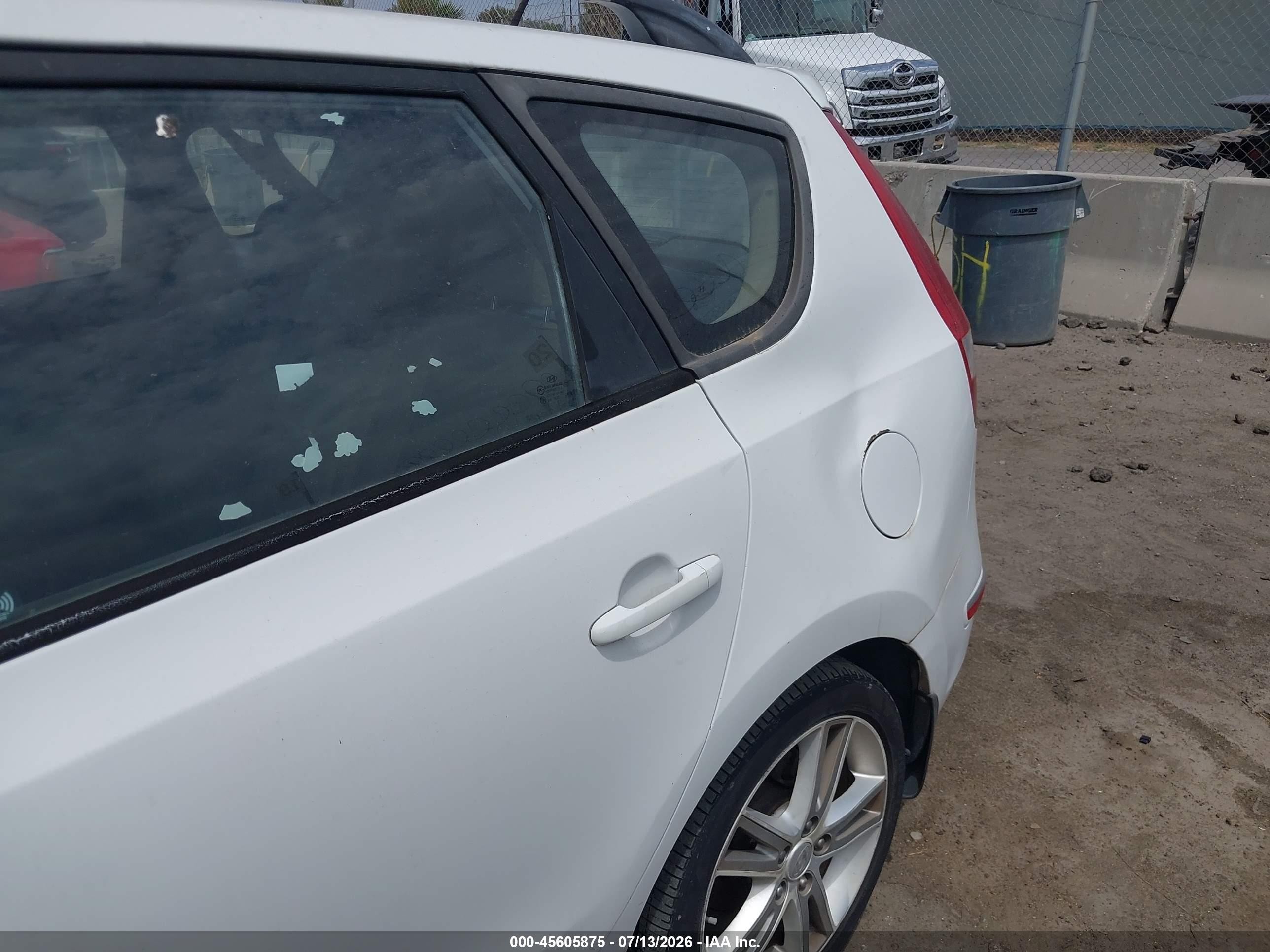 2012 Hyundai Elantra Touring Se Белый vin: KMHDC8AEXCU128174