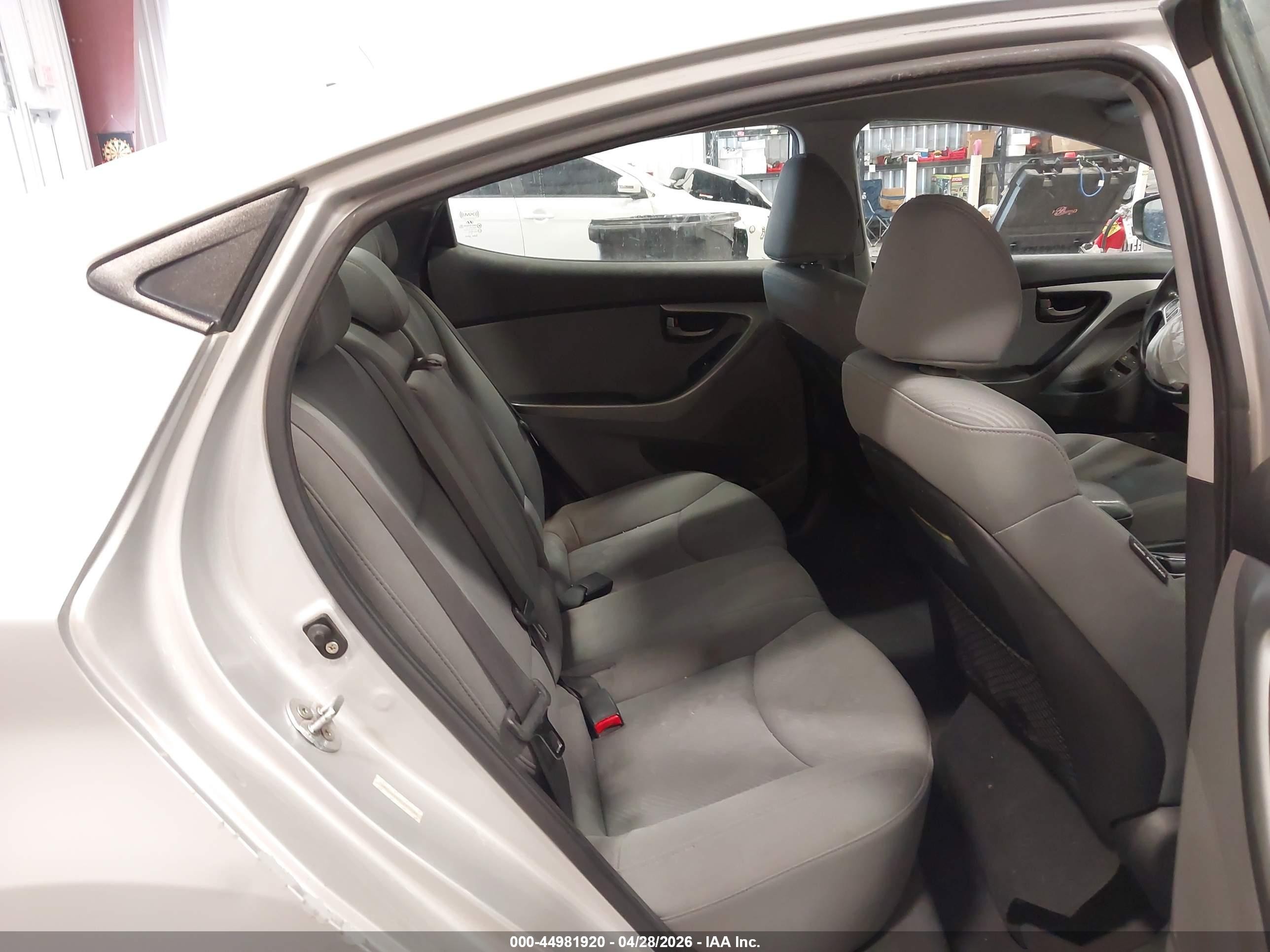2012 Hyundai Elantra Gls (ulsan Plant) Silver vin: KMHDH4AE0CU375584