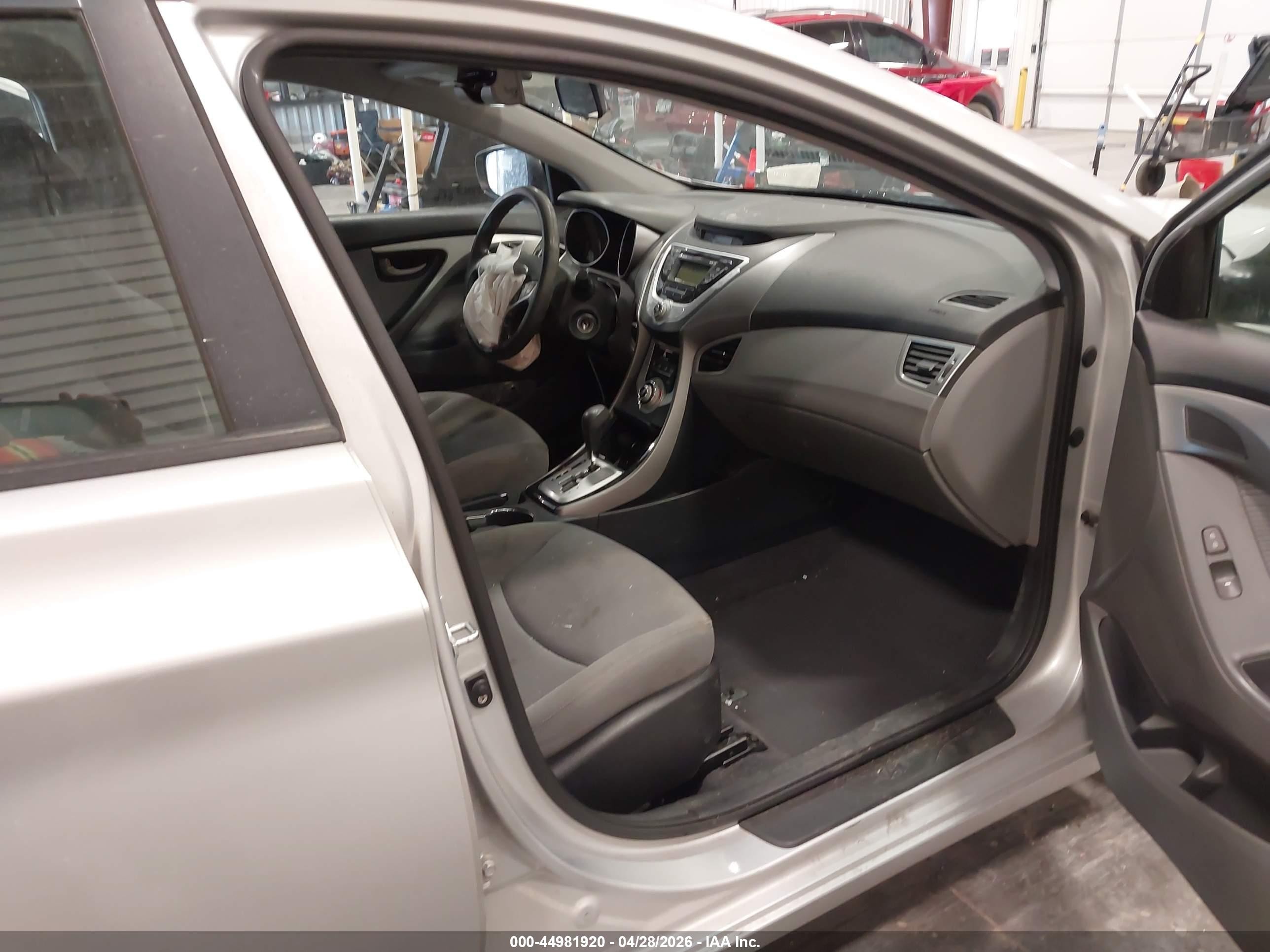 2012 Hyundai Elantra Gls (ulsan Plant) Silver vin: KMHDH4AE0CU375584