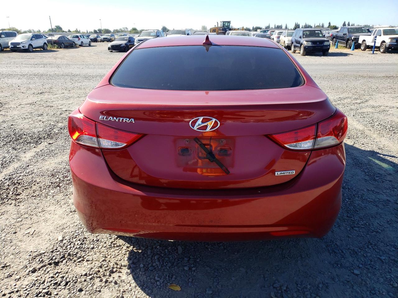 2013 Hyundai Elantra Limited Red vin: KMHDH4AE0DU523153