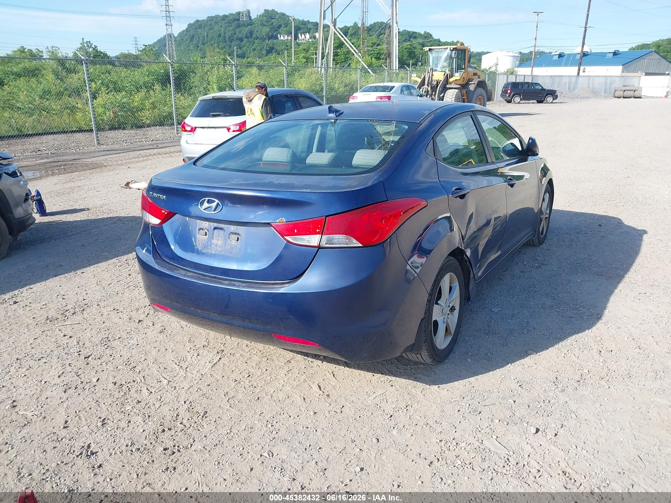 2013 Hyundai Elantra Gls Blue vin: KMHDH4AE0DU530409