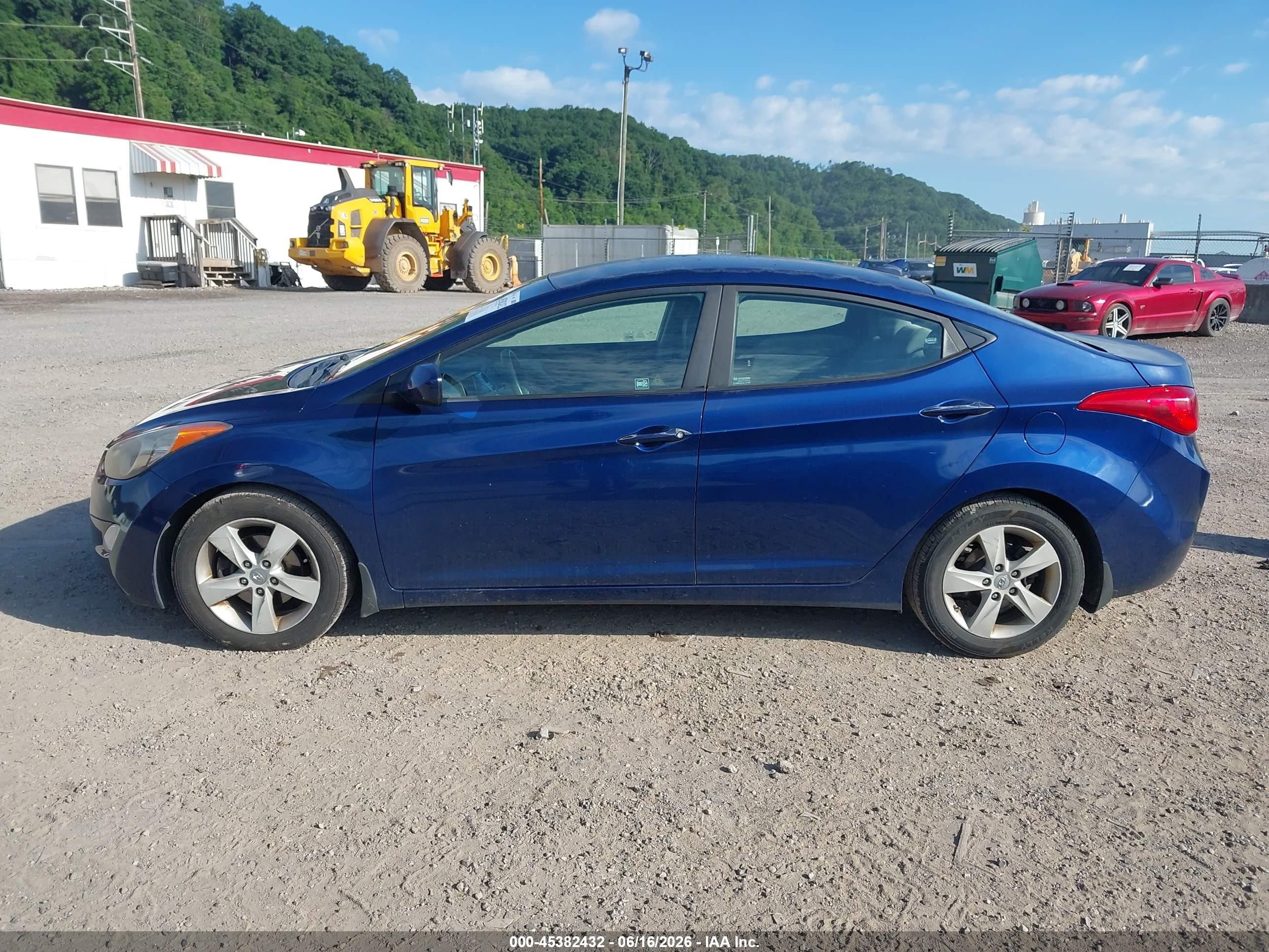 2013 Hyundai Elantra Gls Blue vin: KMHDH4AE0DU530409