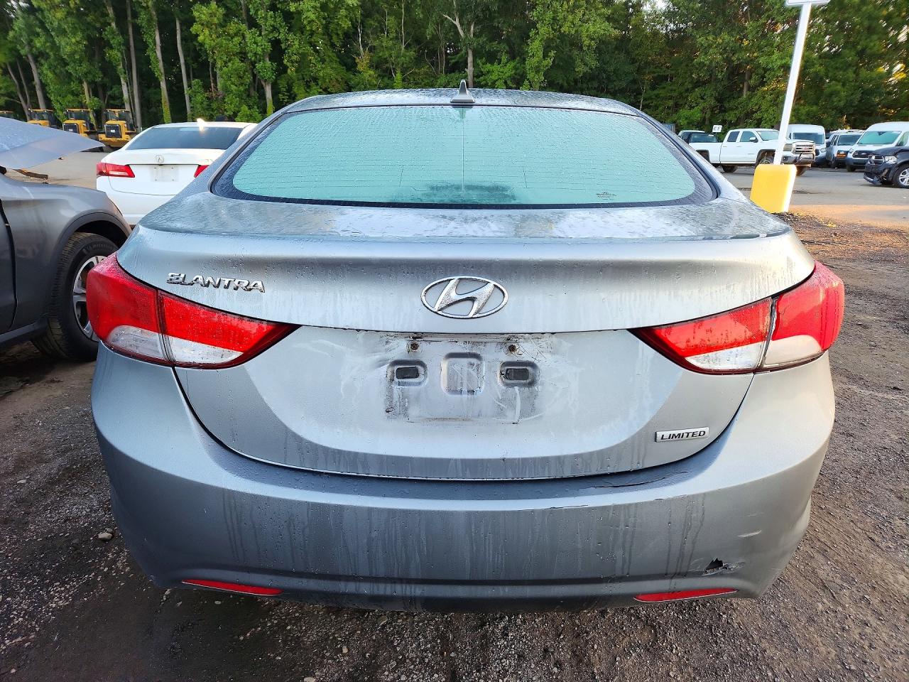 2013 Hyundai Elantra Limited Silver vin: KMHDH4AE0DU531060