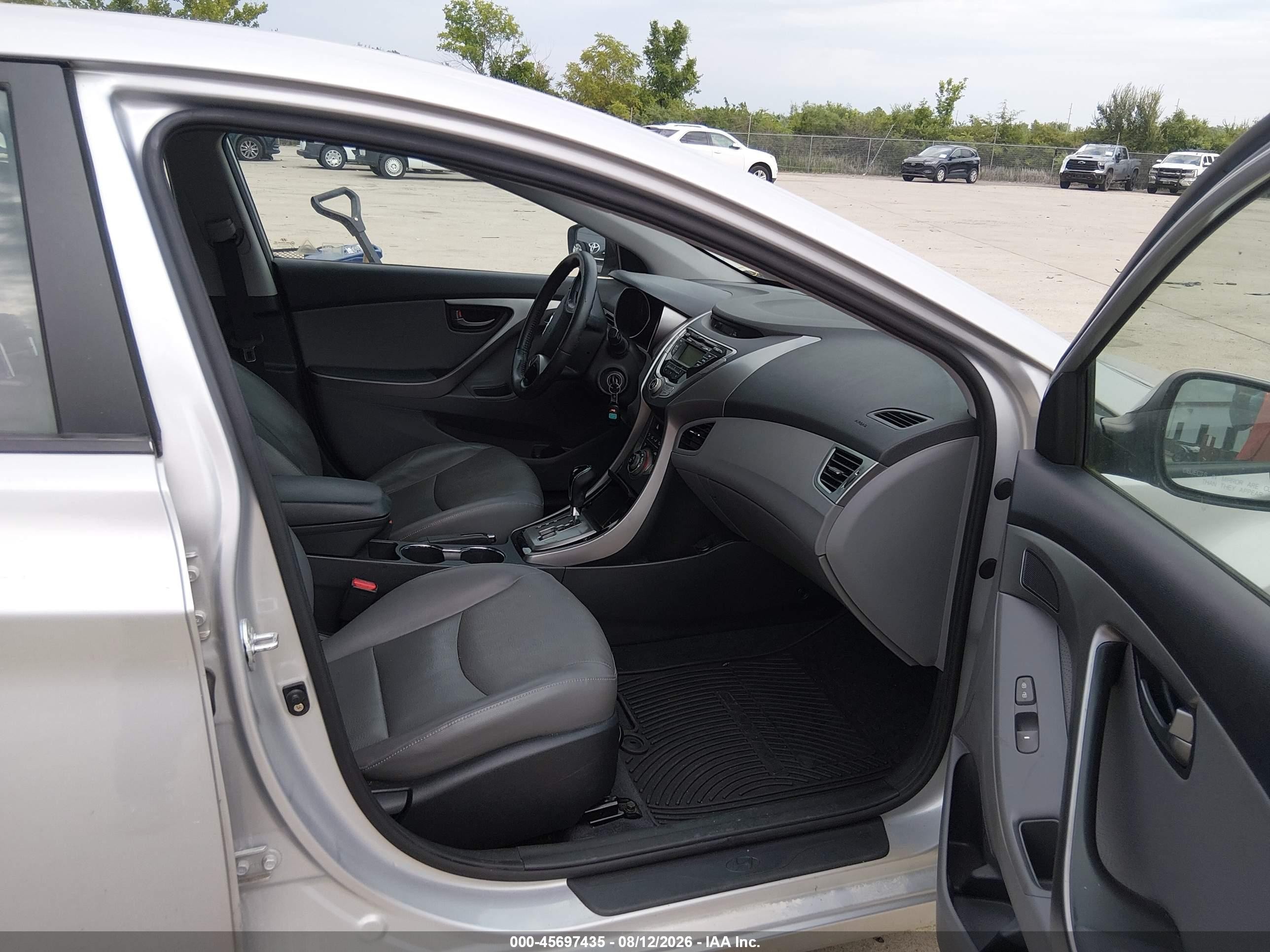 2013 Hyundai Elantra Limited Silver vin: KMHDH4AE0DU554189
