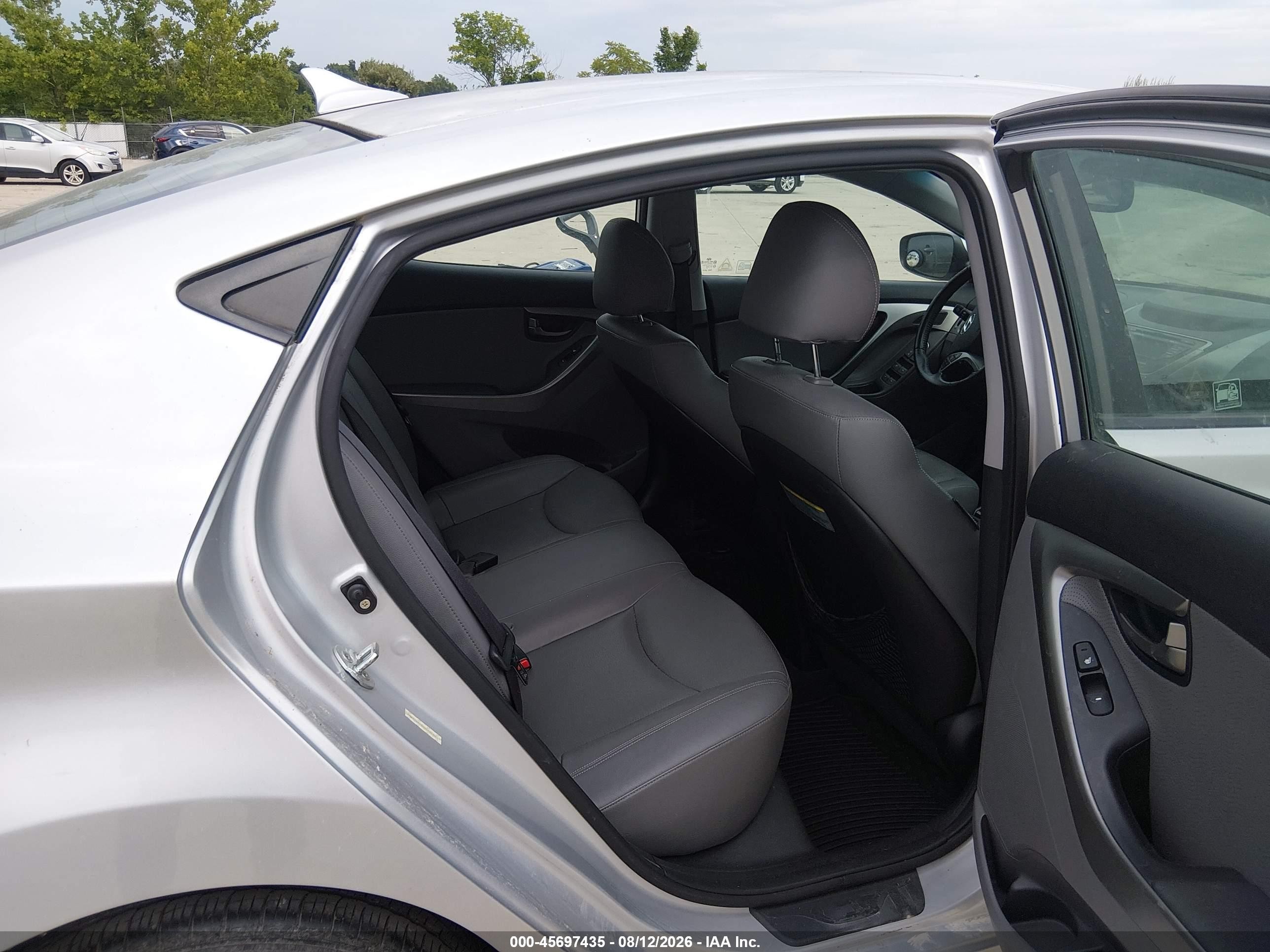 2013 Hyundai Elantra Limited Silver vin: KMHDH4AE0DU554189