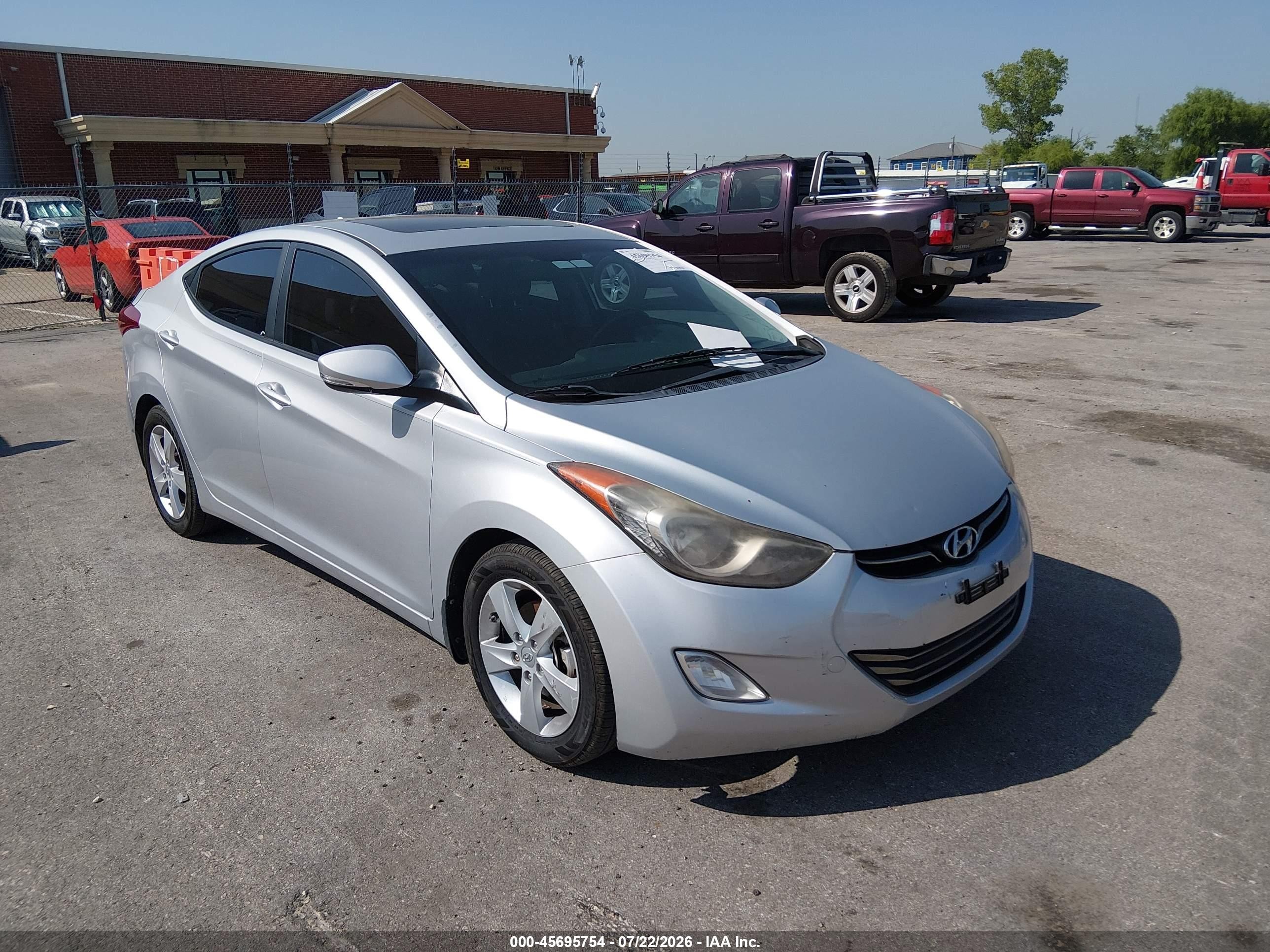 2013 Hyundai Elantra Limited Silver vin: KMHDH4AE0DU628596