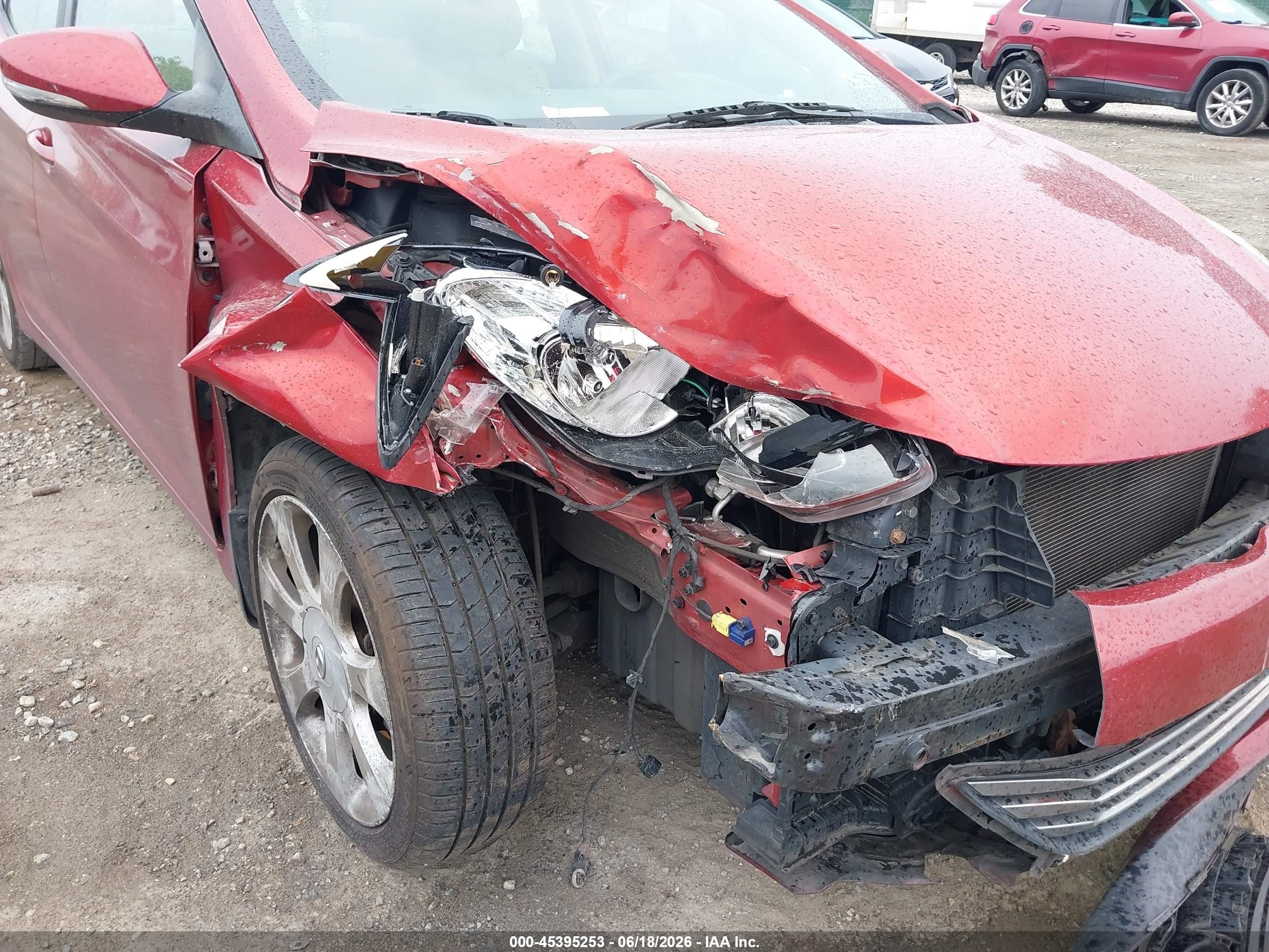 2013 Hyundai Elantra Limited Burgundy vin: KMHDH4AE0DU670184