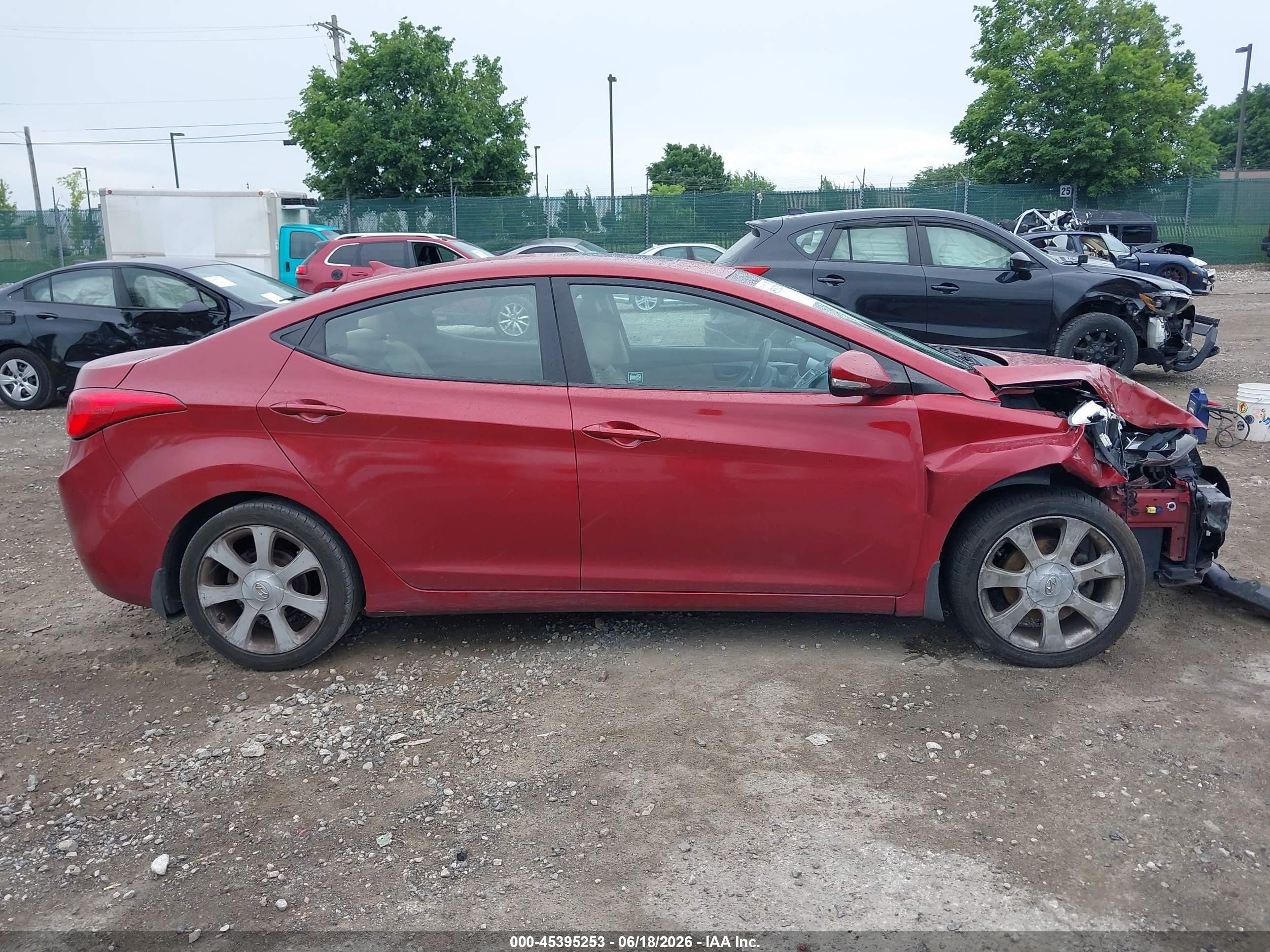 2013 Hyundai Elantra Limited Burgundy vin: KMHDH4AE0DU670184