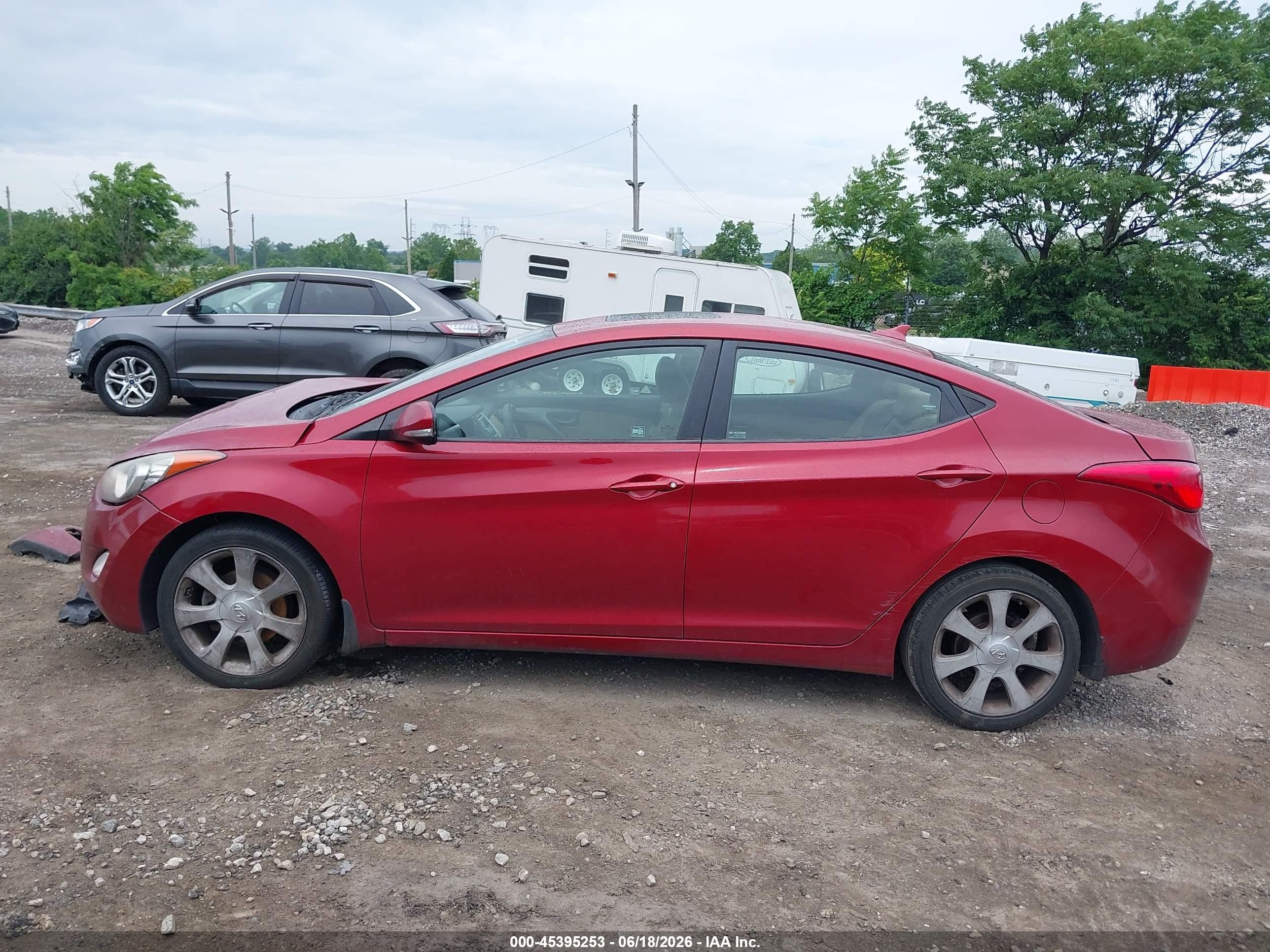 2013 Hyundai Elantra Limited Burgundy vin: KMHDH4AE0DU670184