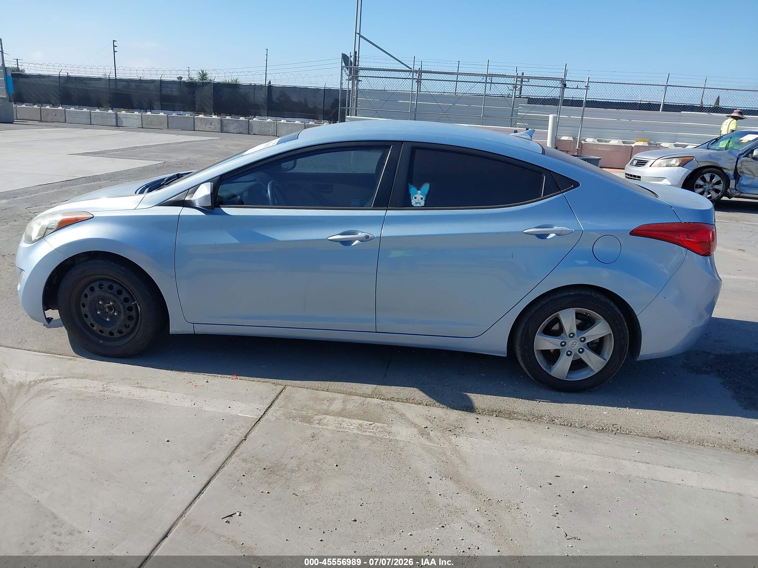 2013 Hyundai Elantra Gls Light Blue vin: KMHDH4AE0DU689723