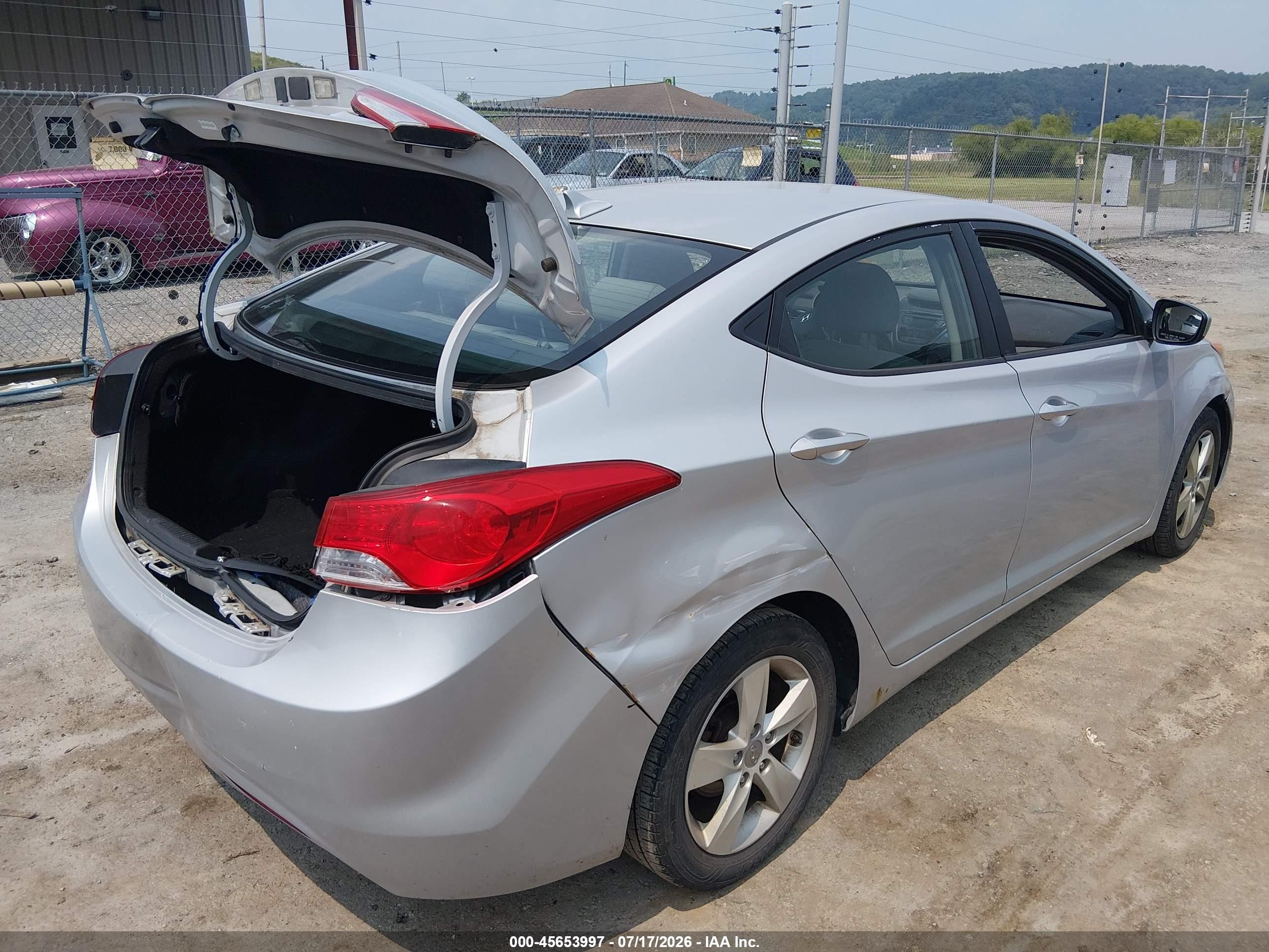 2013 Hyundai Elantra Gls Серебряный vin: KMHDH4AE0DU795864
