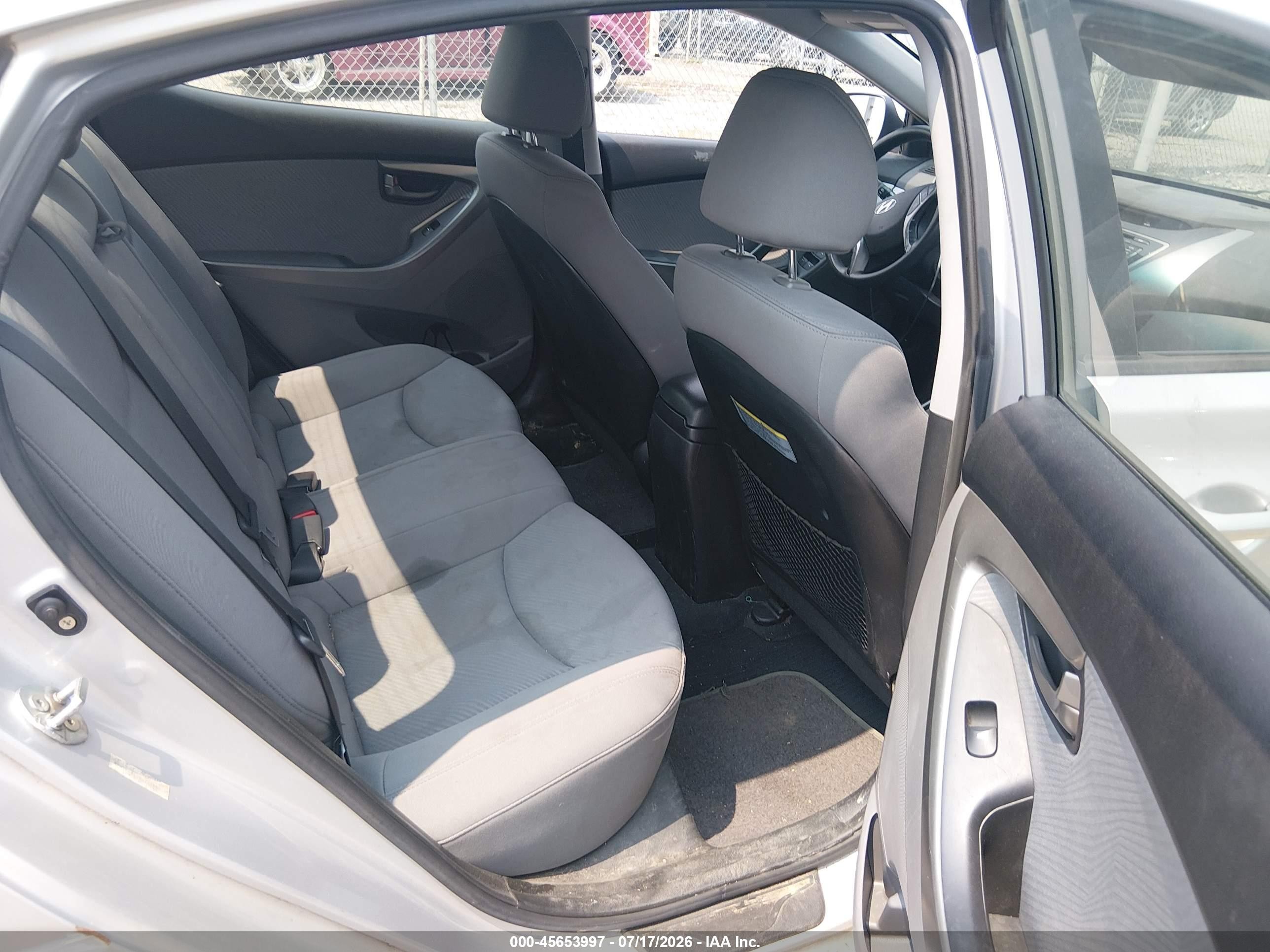 2013 Hyundai Elantra Gls Серебряный vin: KMHDH4AE0DU795864