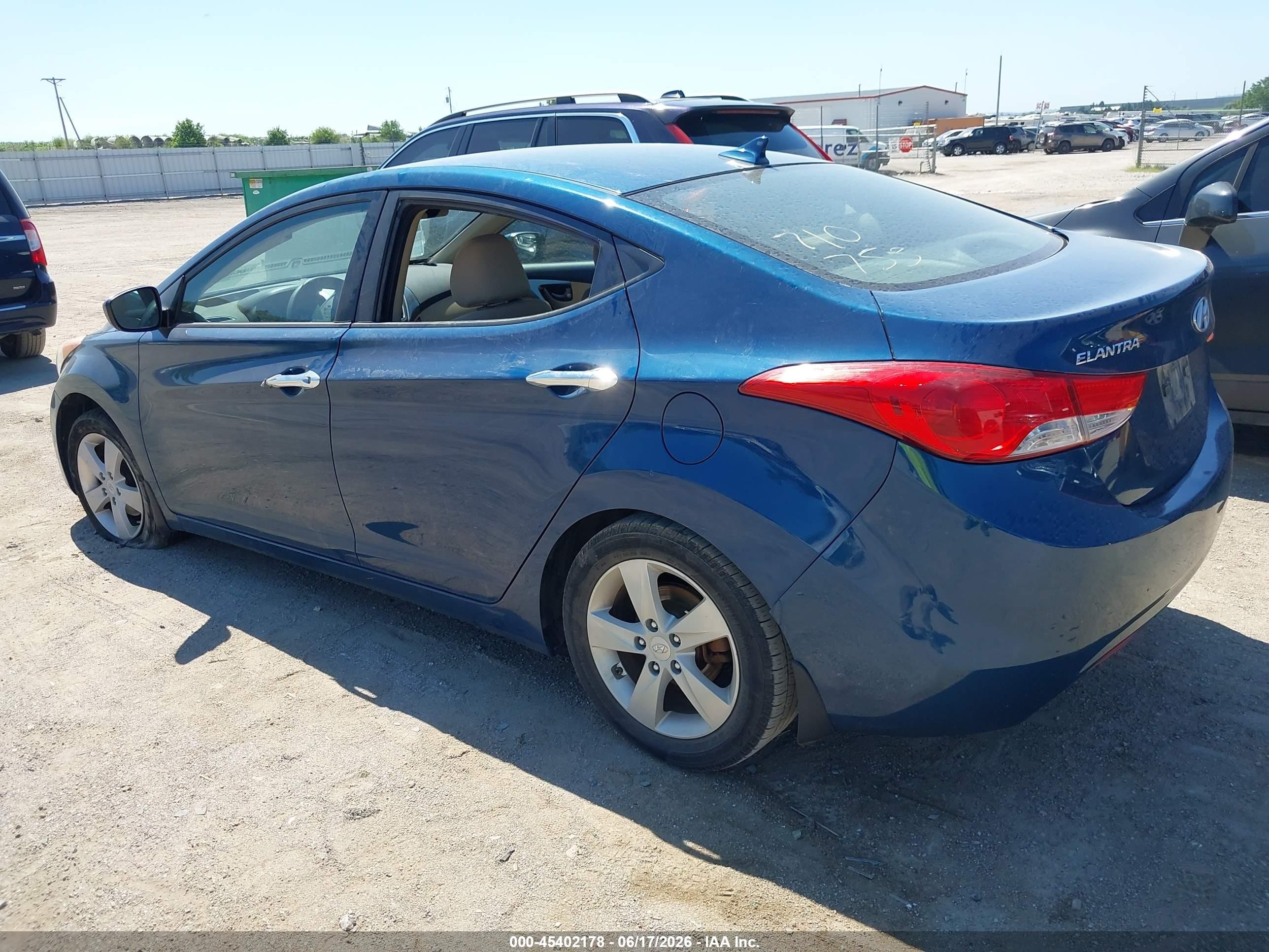 2013 Hyundai Elantra Gls Blue vin: KMHDH4AE0DU990184