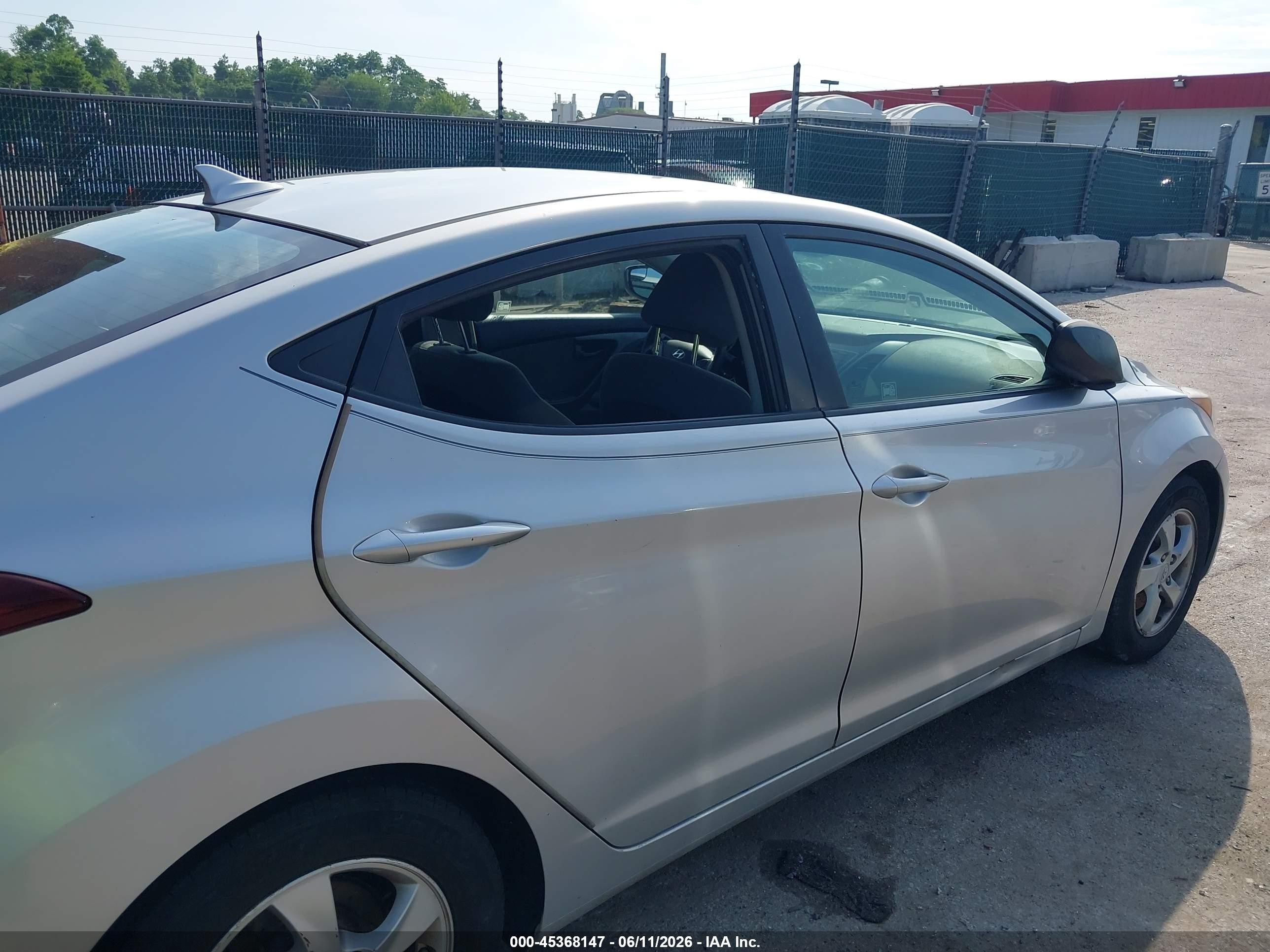 2014 Hyundai Elantra Se Silver vin: KMHDH4AE0EU037413