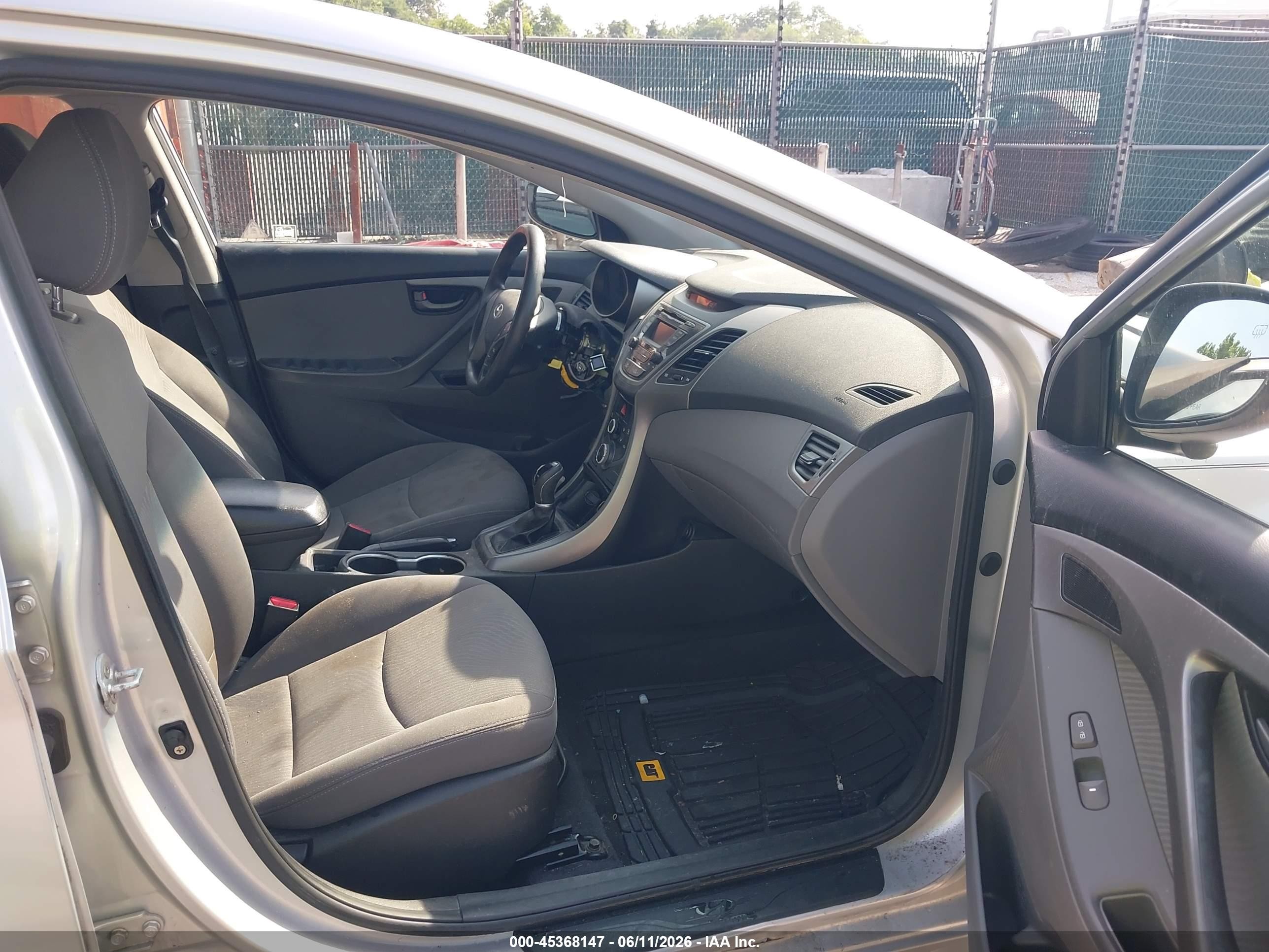 2014 Hyundai Elantra Se Silver vin: KMHDH4AE0EU037413