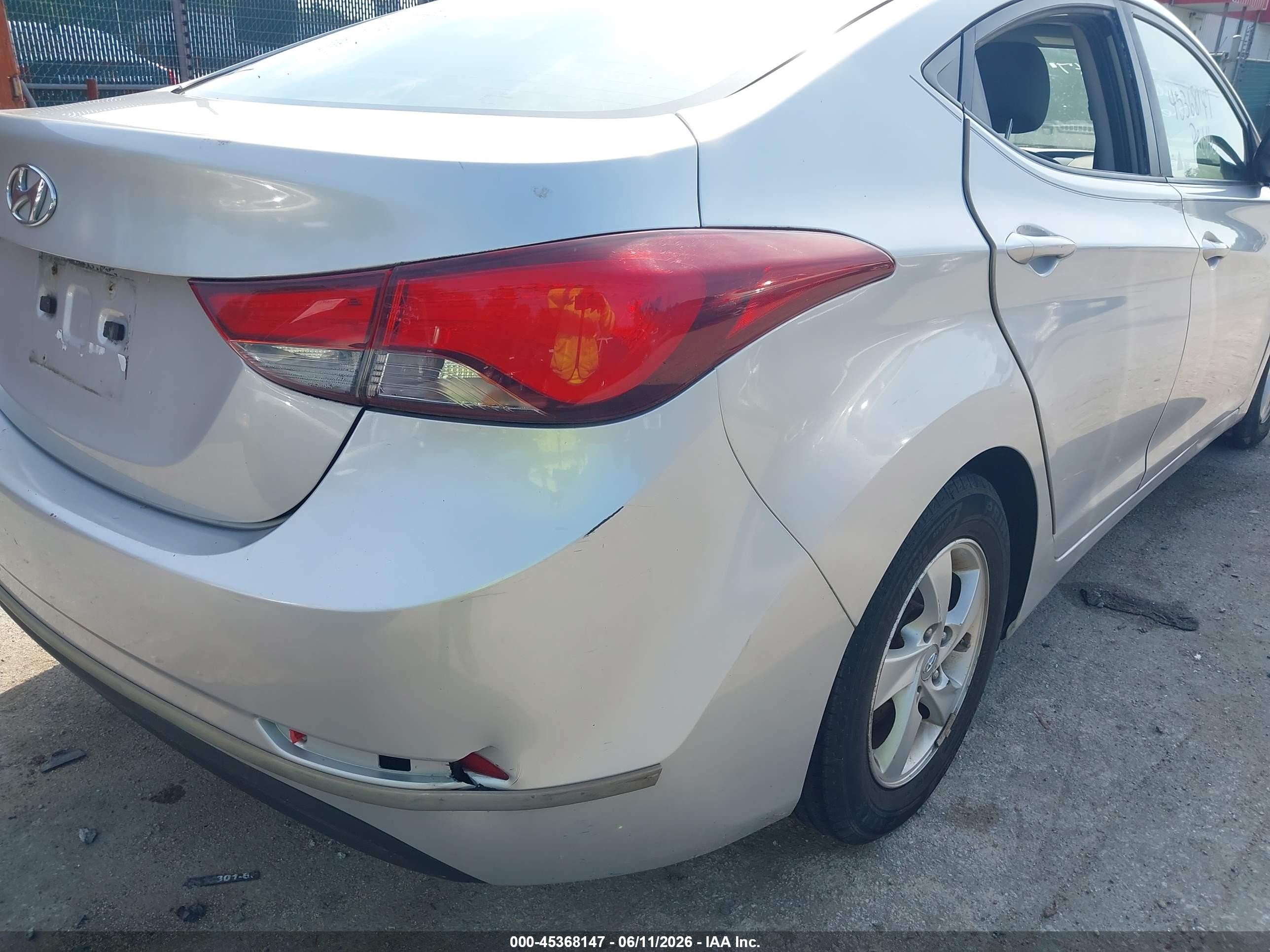 2014 Hyundai Elantra Se Silver vin: KMHDH4AE0EU037413