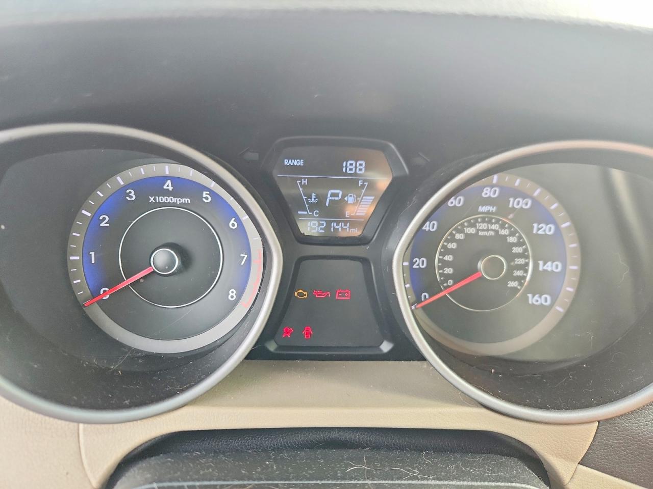 2015 Hyundai Elantra Red vin: KMHDH4AE0FU322274