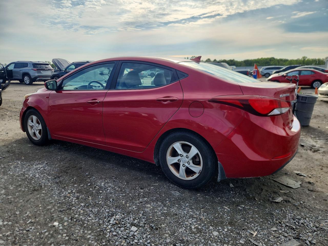 2015 Hyundai Elantra Red vin: KMHDH4AE0FU322274