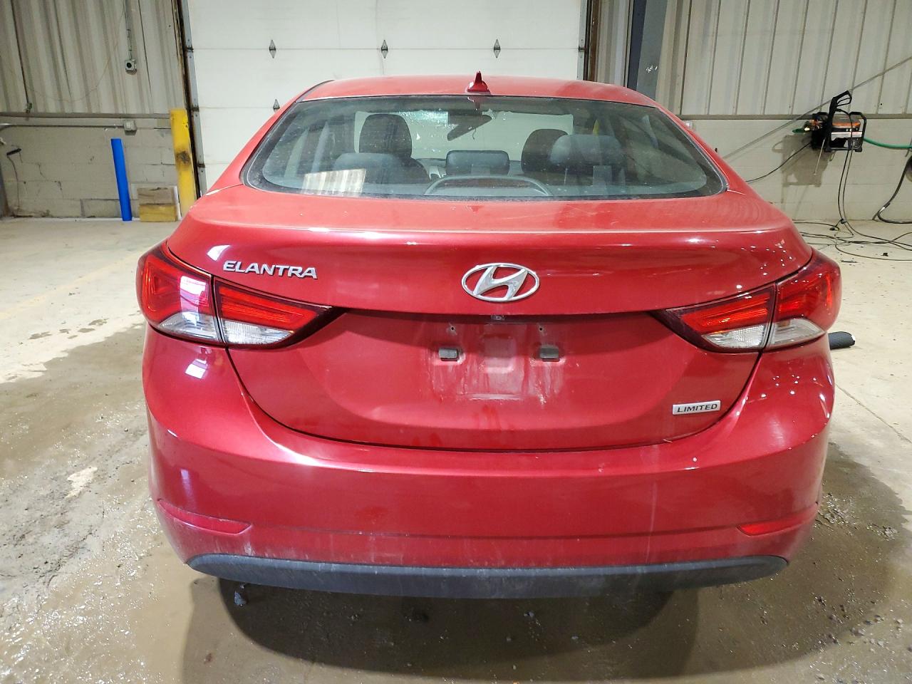 2015 Hyundai Elantra Limited Red vin: KMHDH4AE0FU326163