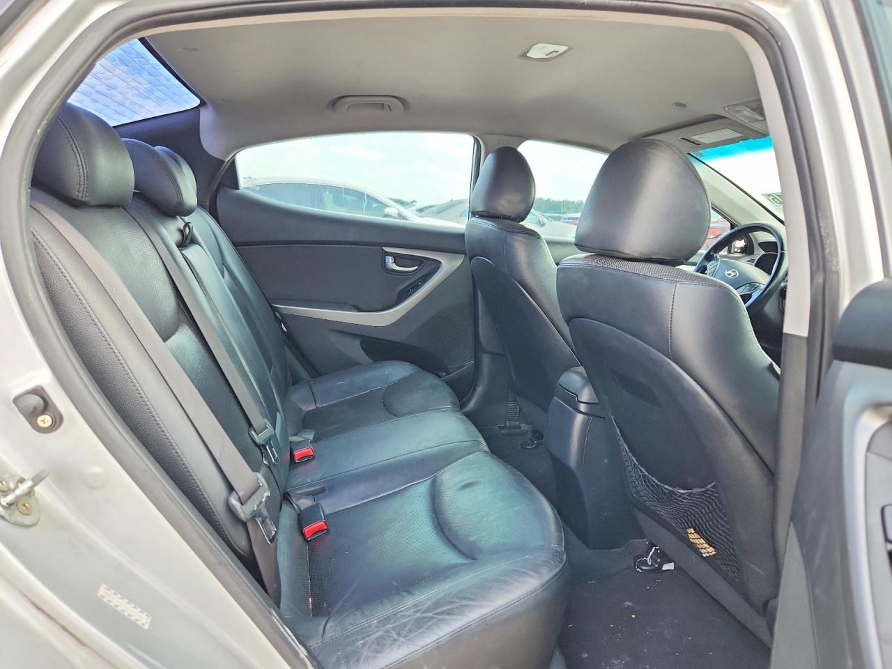 2016 Hyundai Elantra Limited Silver vin: KMHDH4AE0GU573961