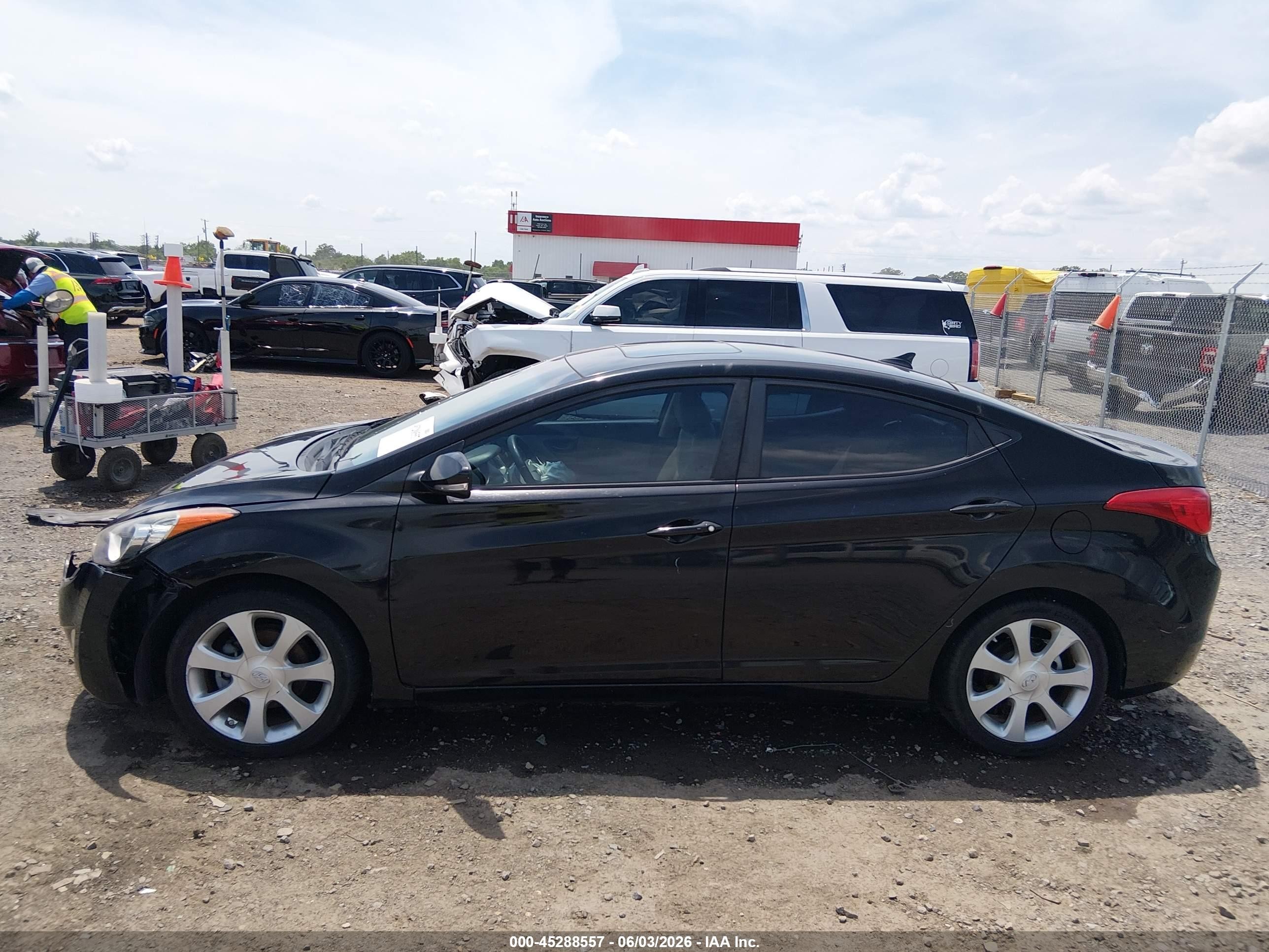 2013 Hyundai Elantra Limited Black vin: KMHDH4AE1DU503395