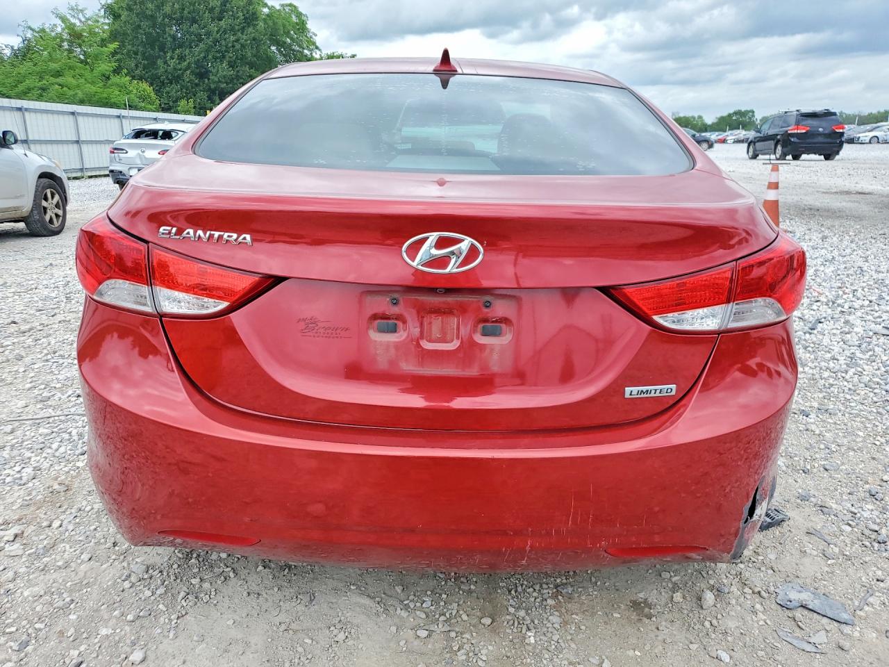 2013 Hyundai Elantra Limited Red vin: KMHDH4AE1DU698205