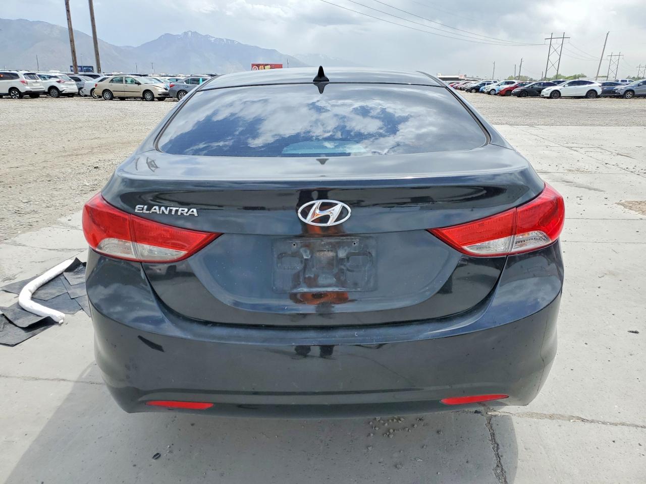 2013 Hyundai Elantra Gls Black vin: KMHDH4AE1DU773193