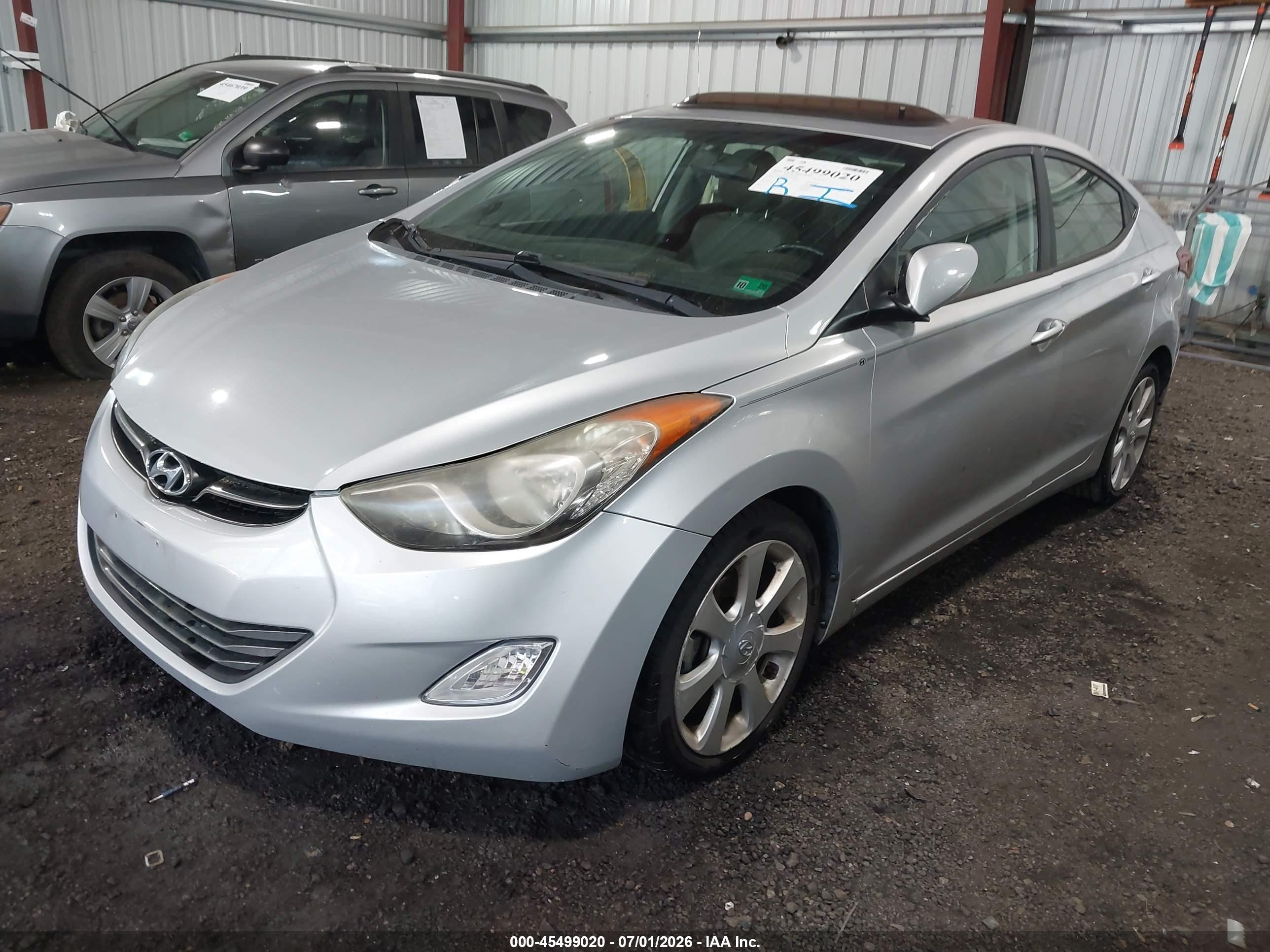 2013 Hyundai Elantra Limited Silver vin: KMHDH4AE1DU837085