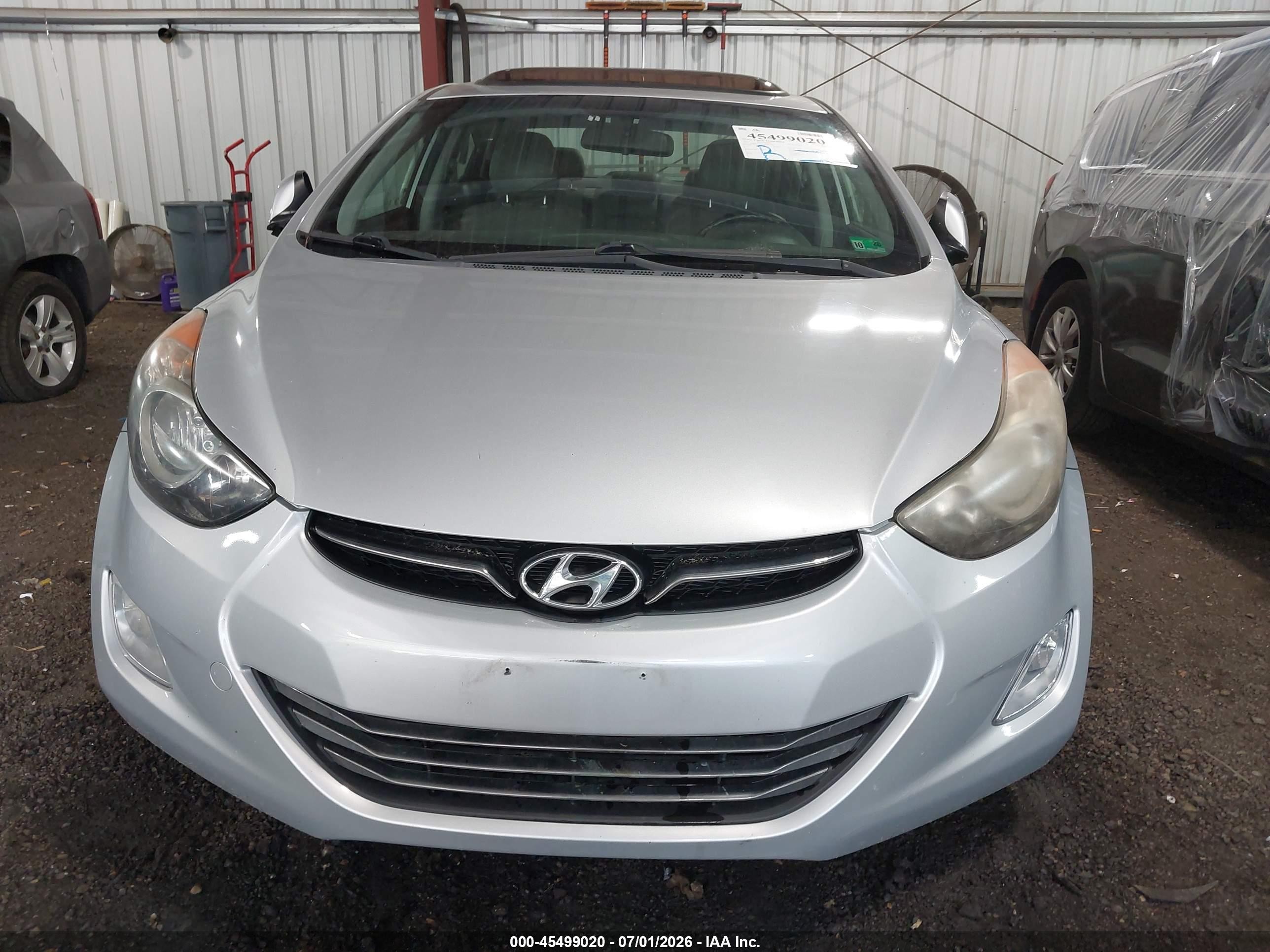 2013 Hyundai Elantra Limited Silver vin: KMHDH4AE1DU837085