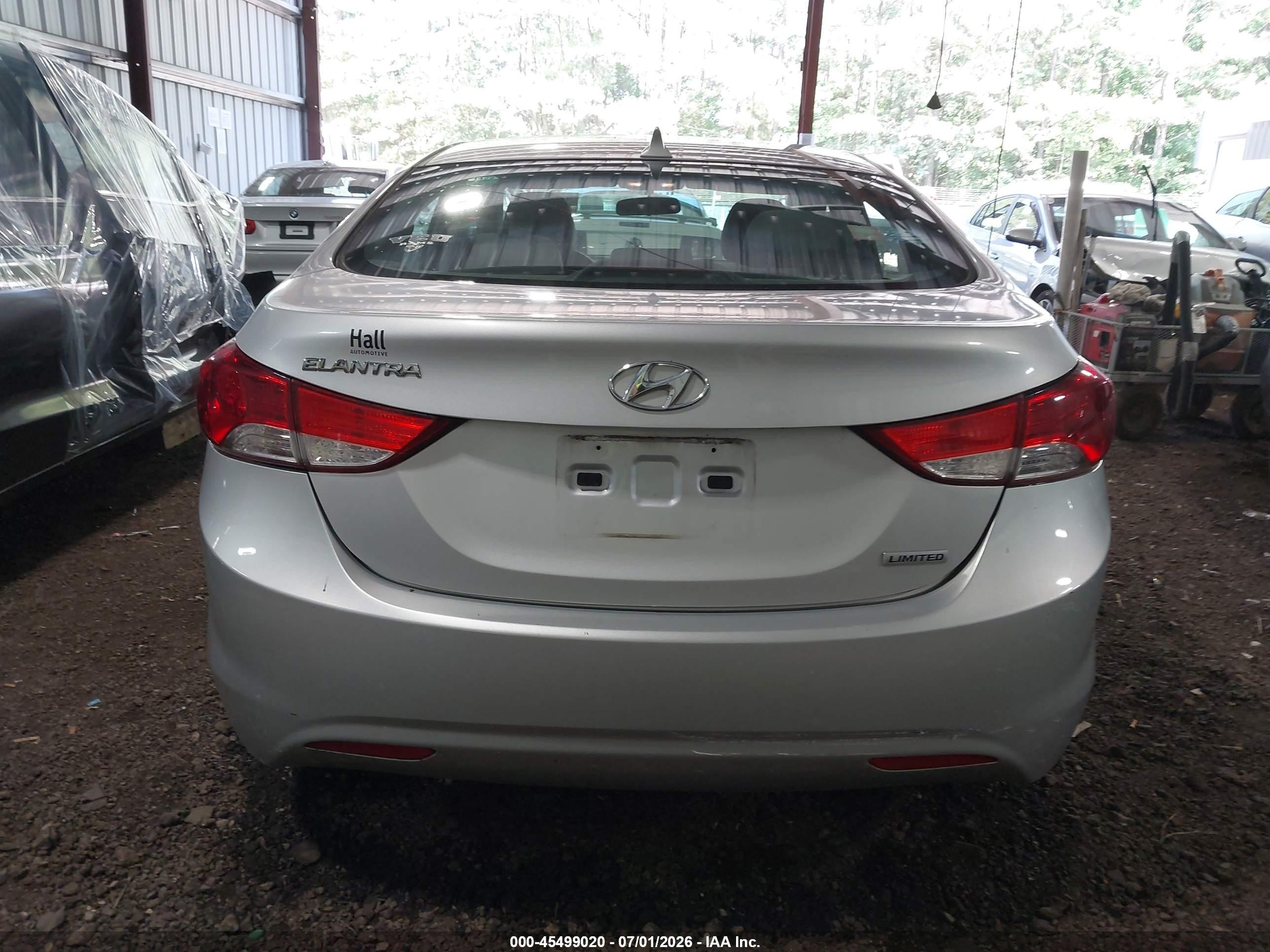 2013 Hyundai Elantra Limited Silver vin: KMHDH4AE1DU837085
