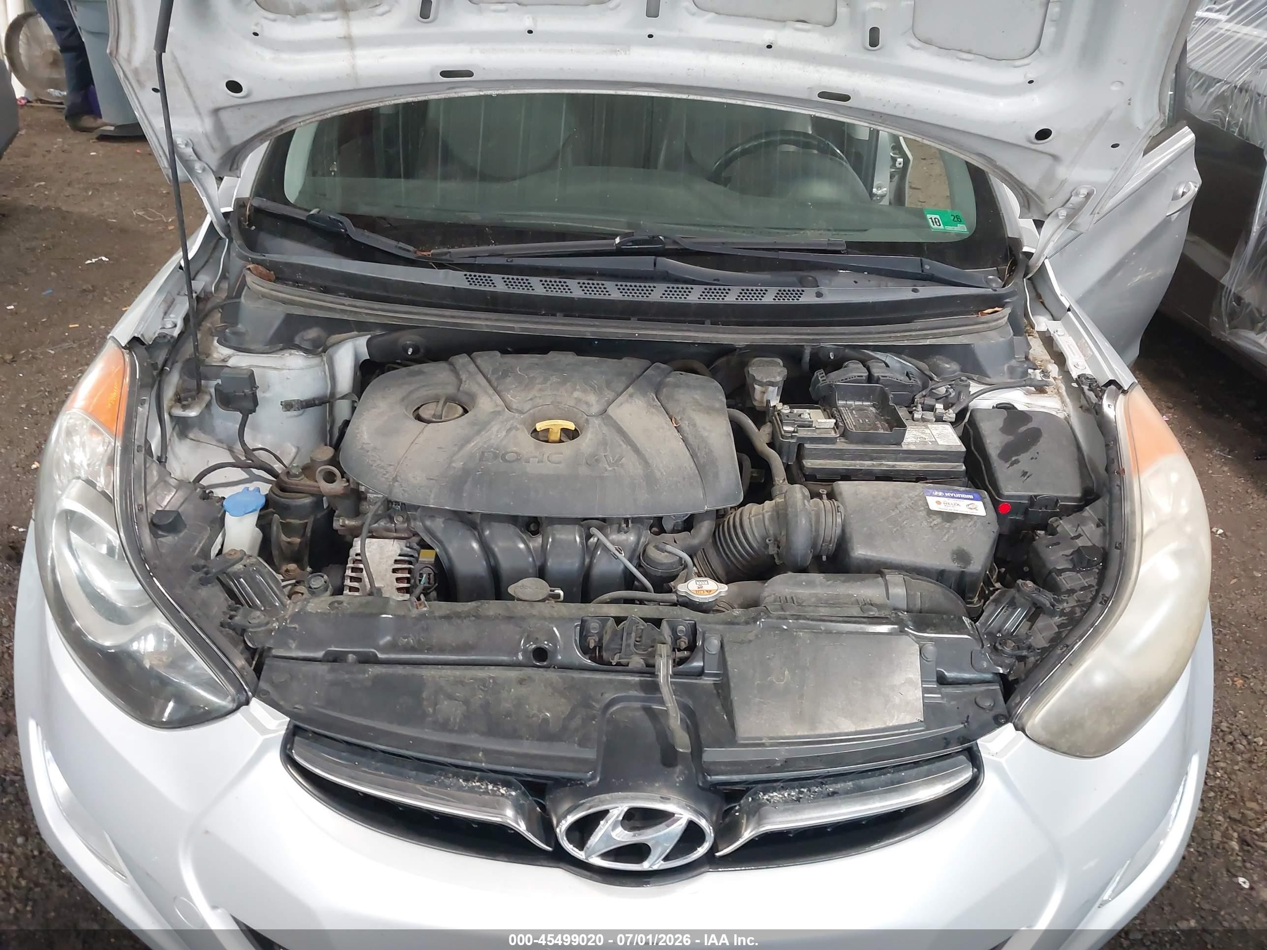 2013 Hyundai Elantra Limited Silver vin: KMHDH4AE1DU837085
