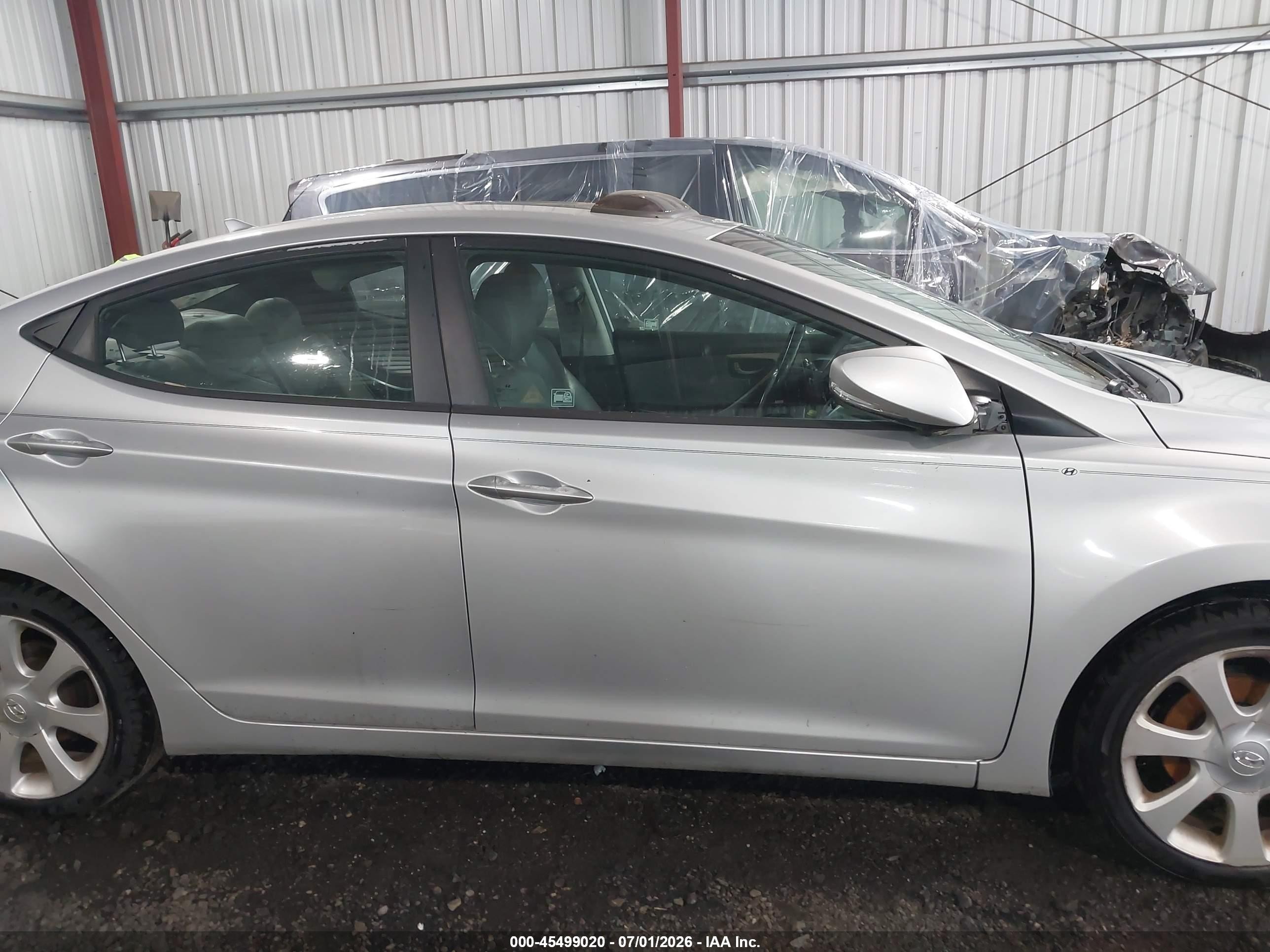 2013 Hyundai Elantra Limited Silver vin: KMHDH4AE1DU837085