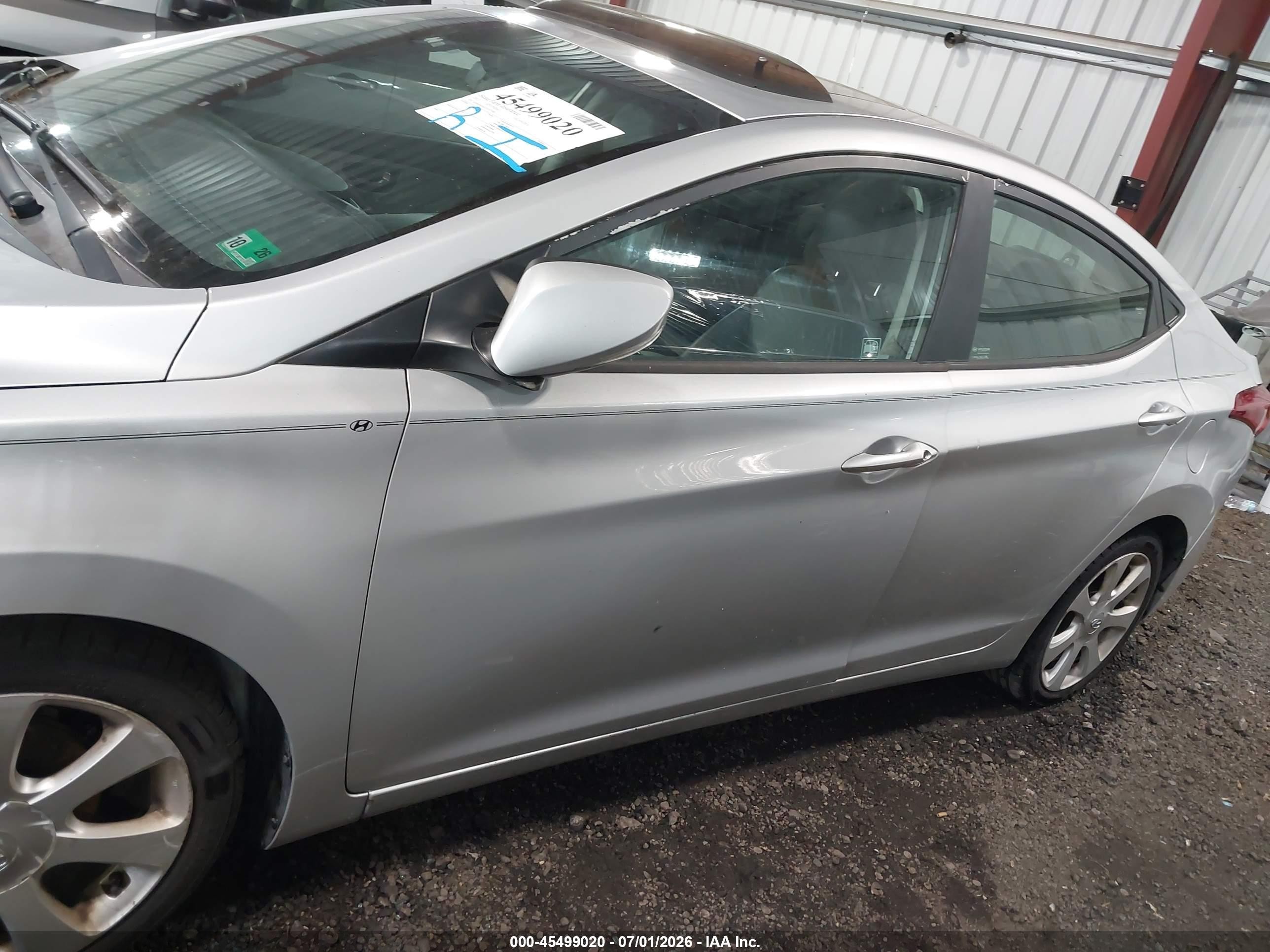 2013 Hyundai Elantra Limited Silver vin: KMHDH4AE1DU837085