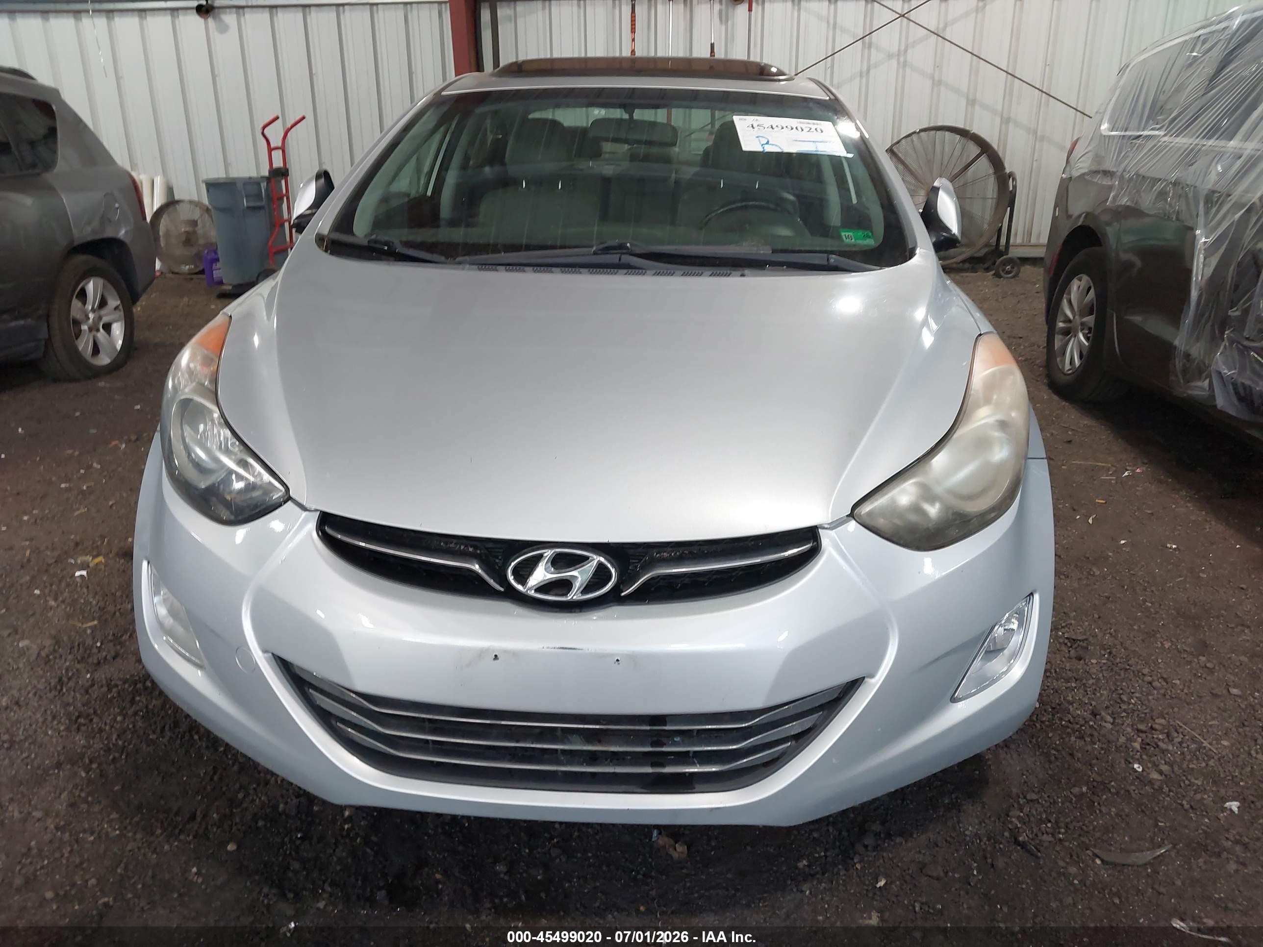 2013 Hyundai Elantra Limited Silver vin: KMHDH4AE1DU837085