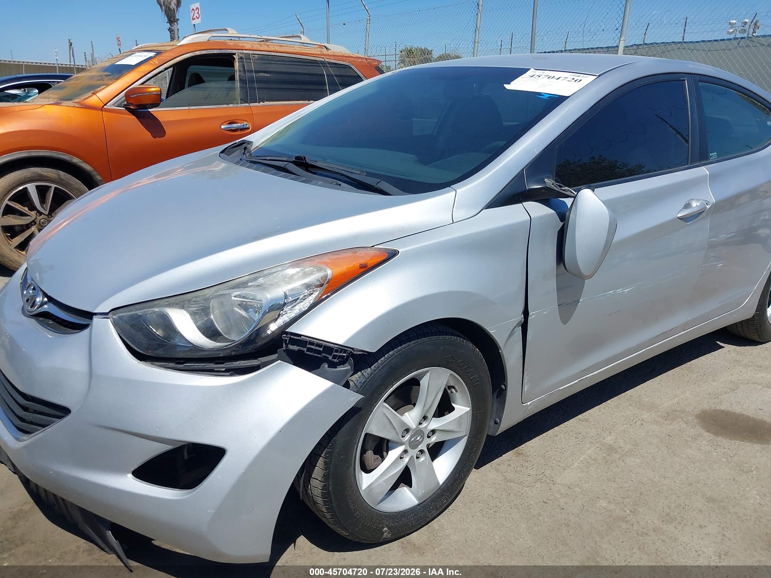 2013 Hyundai Elantra Gls Silver vin: KMHDH4AE1DU884388