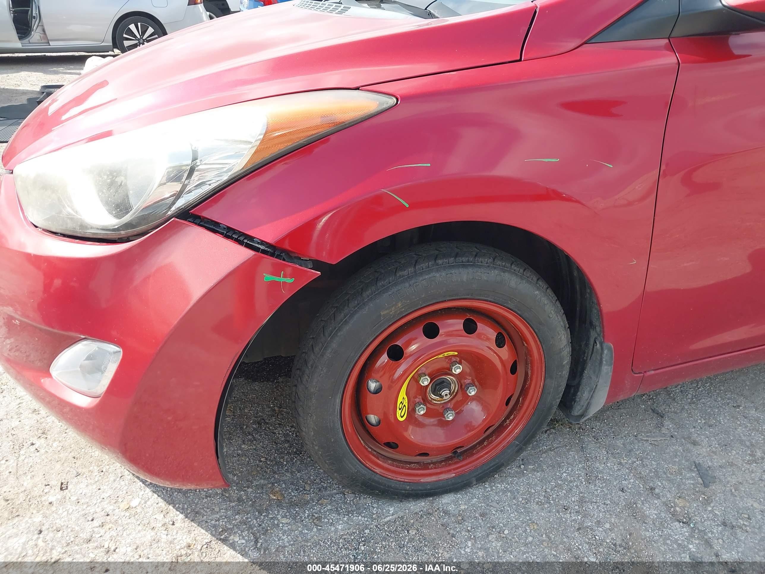 2013 Hyundai Elantra Limited Red vin: KMHDH4AE1DU974088