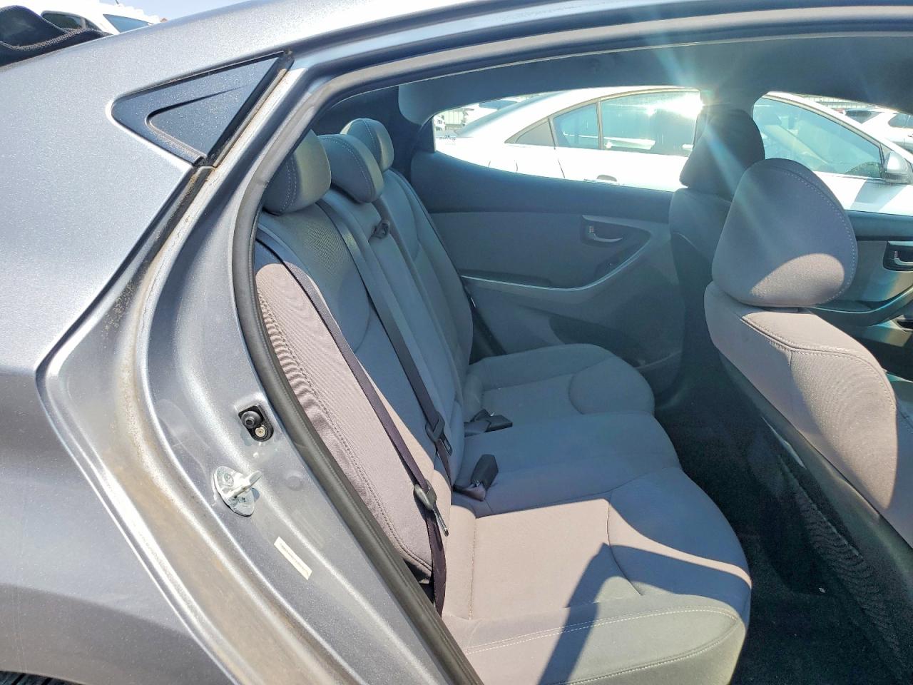 2014 Hyundai Elantra Se Silver vin: KMHDH4AE1EU048114
