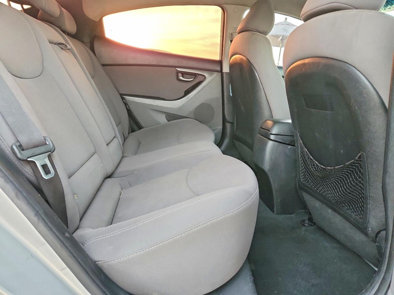 2014 Hyundai Elantra Se Silver vin: KMHDH4AE1EU068105