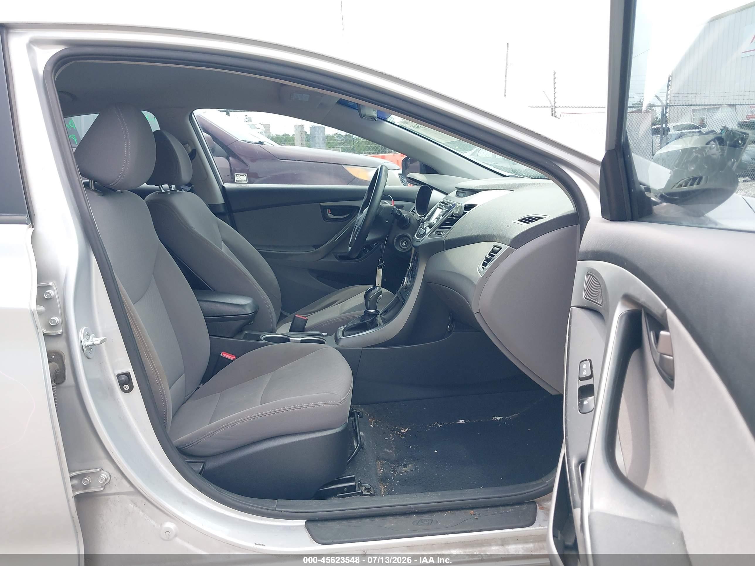 2014 Hyundai Elantra Se Серебряный vin: KMHDH4AE1EU134278