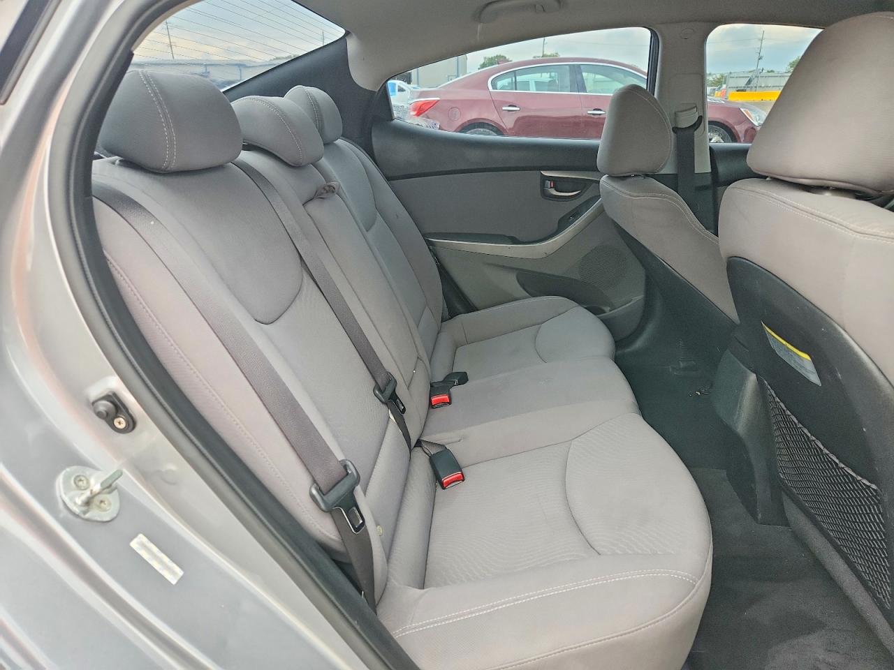 2014 Hyundai Elantra Se White vin: KMHDH4AE1EU166180