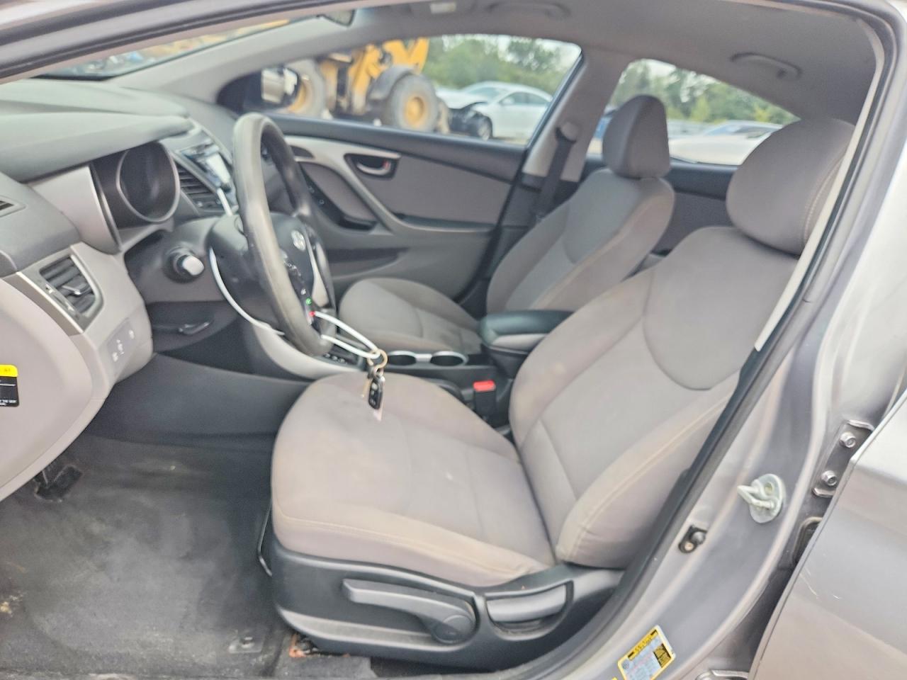 2014 Hyundai Elantra Se White vin: KMHDH4AE1EU166180