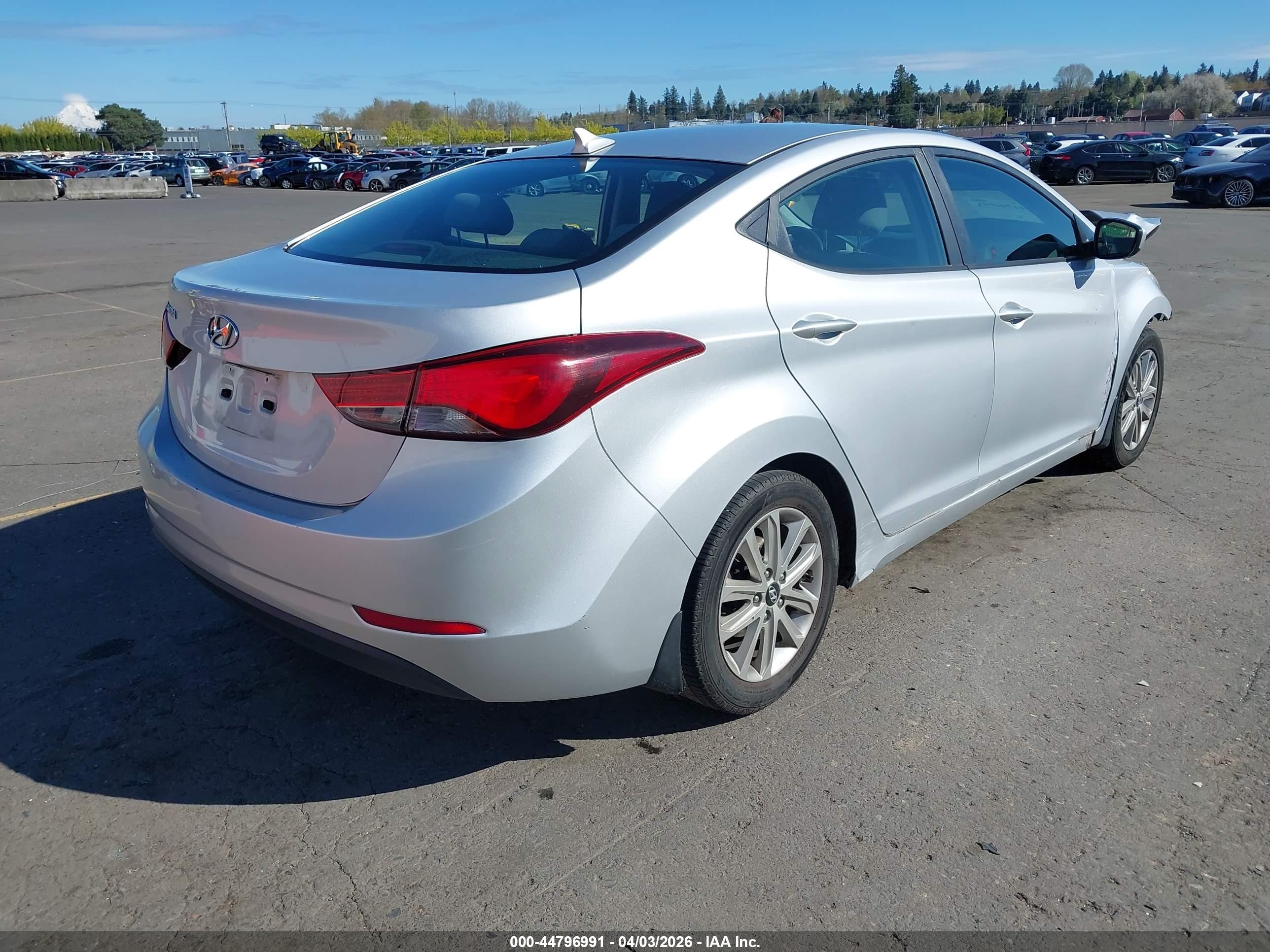 2014 Hyundai Elantra Se Silver vin: KMHDH4AE1EU174019