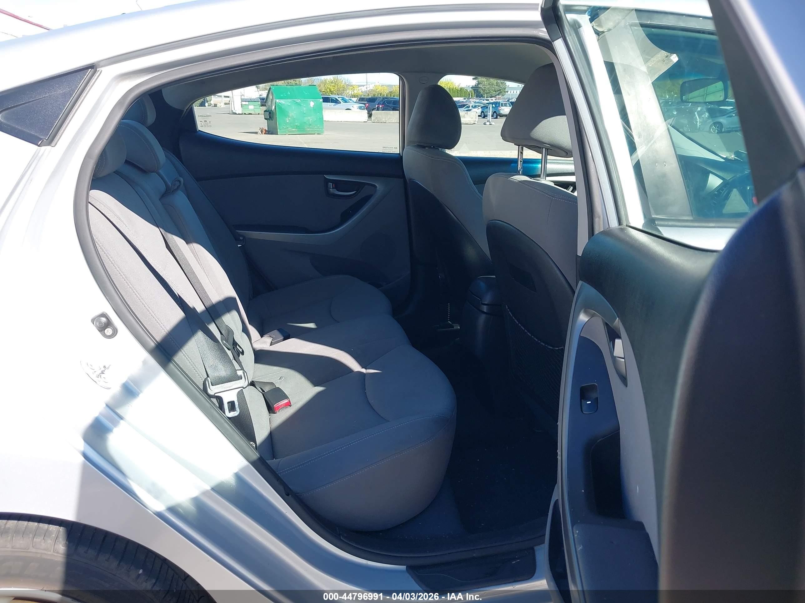 2014 Hyundai Elantra Se Silver vin: KMHDH4AE1EU174019