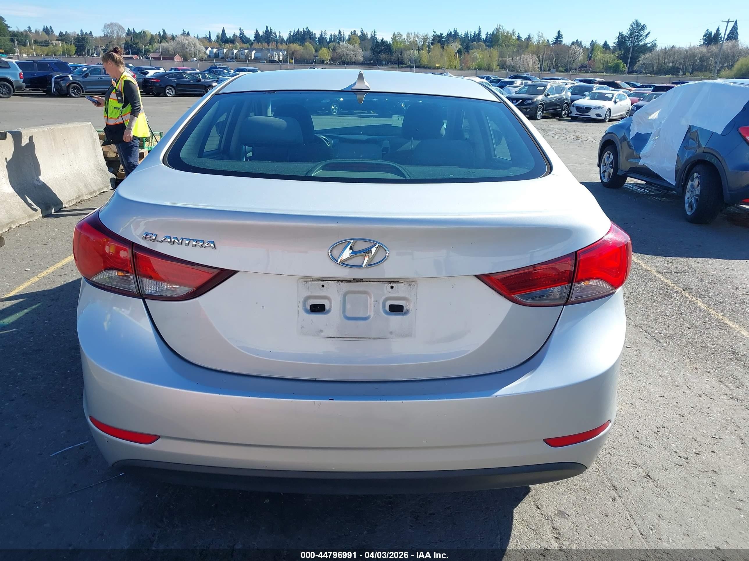 2014 Hyundai Elantra Se Silver vin: KMHDH4AE1EU174019