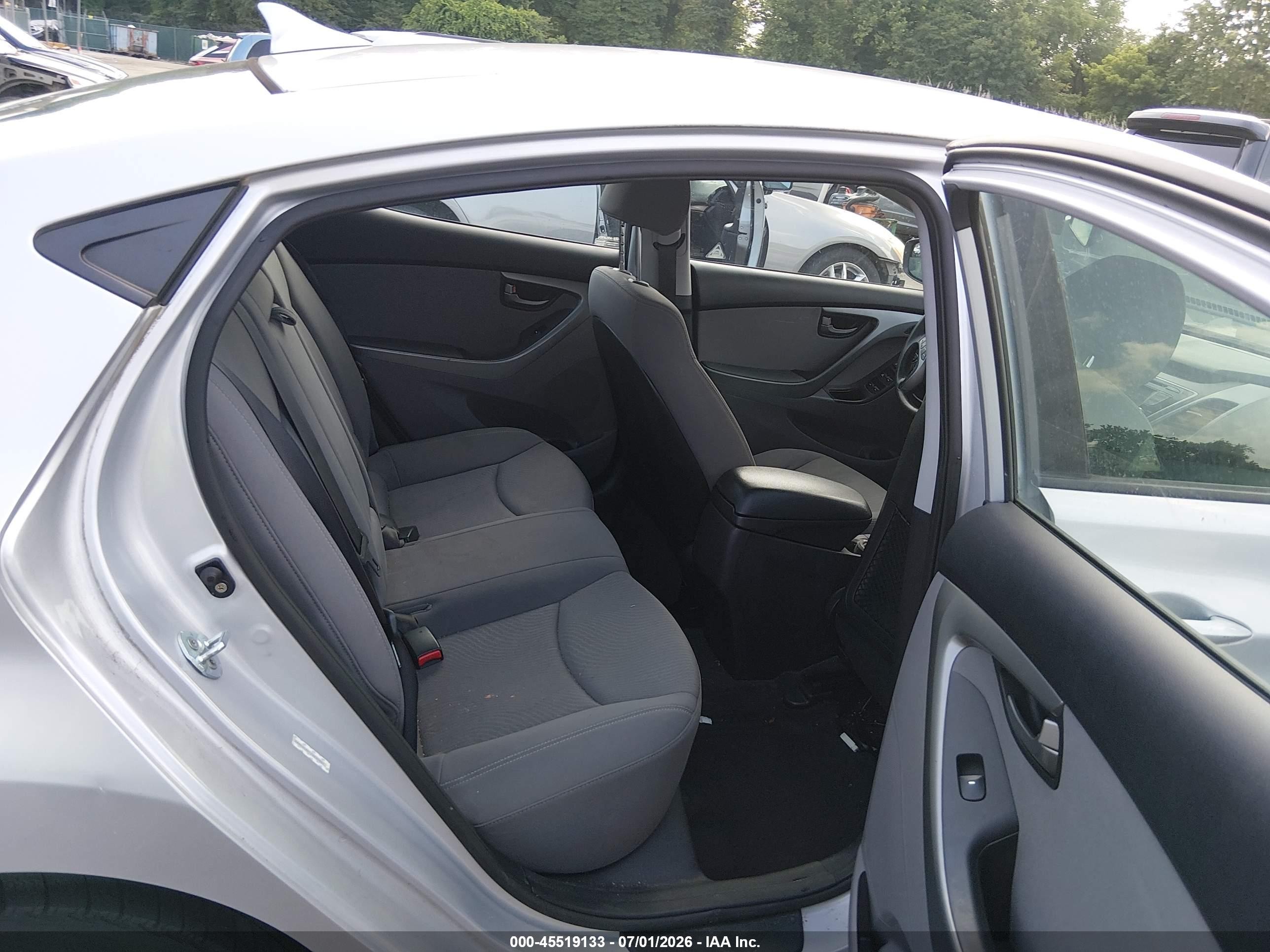 2015 Hyundai Elantra Se Silver vin: KMHDH4AE1FU235807