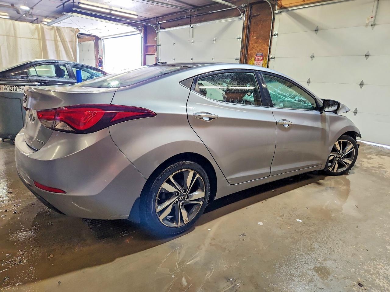 2015 Hyundai Elantra Limited Серебряный vin: KMHDH4AE1FU258343