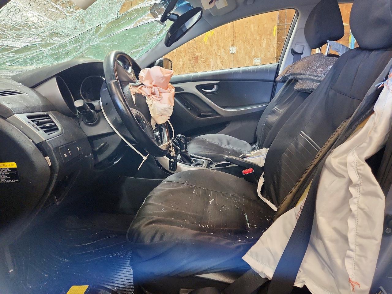 2015 Hyundai Elantra Limited Серебряный vin: KMHDH4AE1FU258343