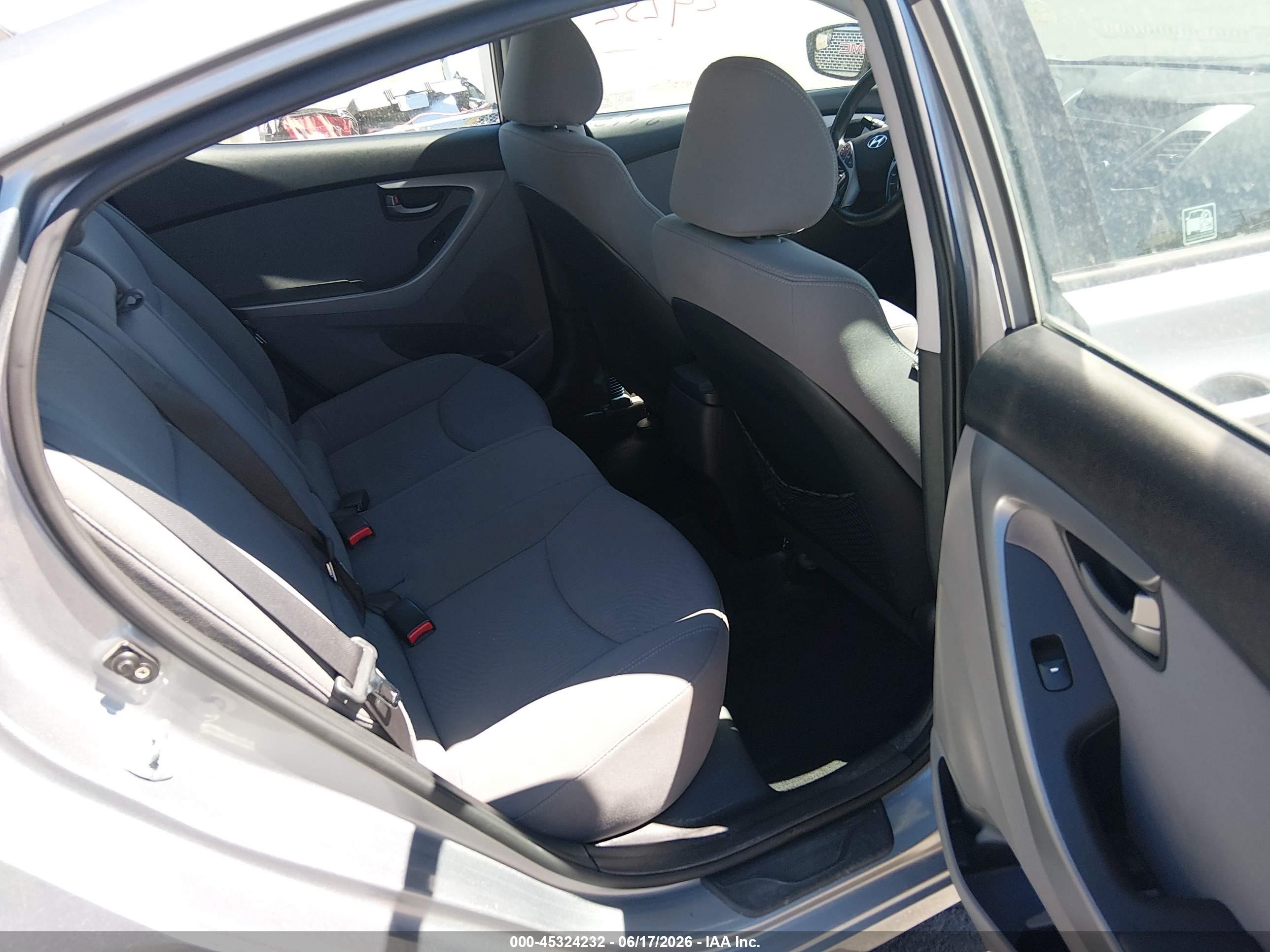 2015 Hyundai Elantra Se Silver vin: KMHDH4AE1FU301417